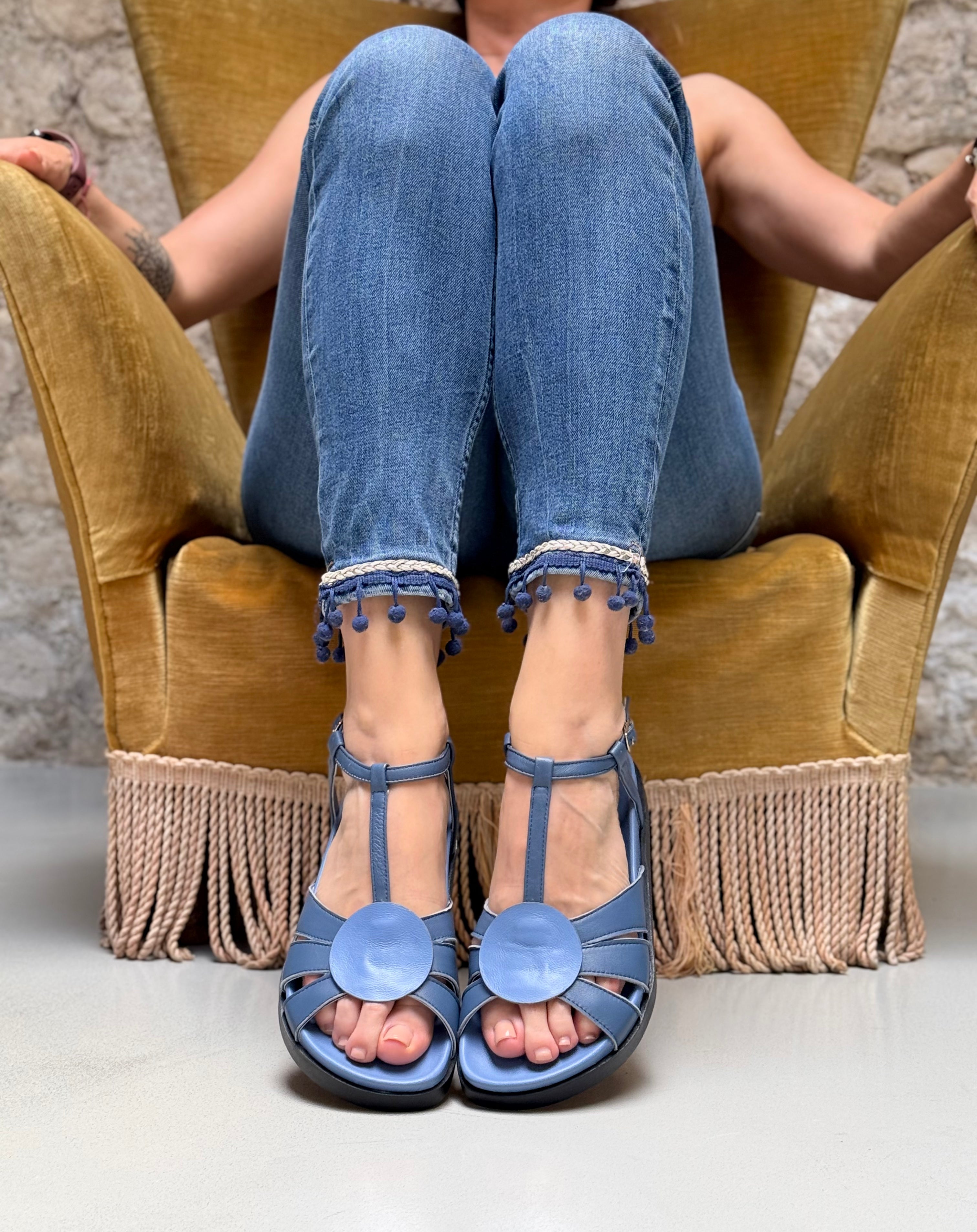 Image of Doraimon Cielo sandalo basso sportivo in pelle azzurra artigianale pugliese