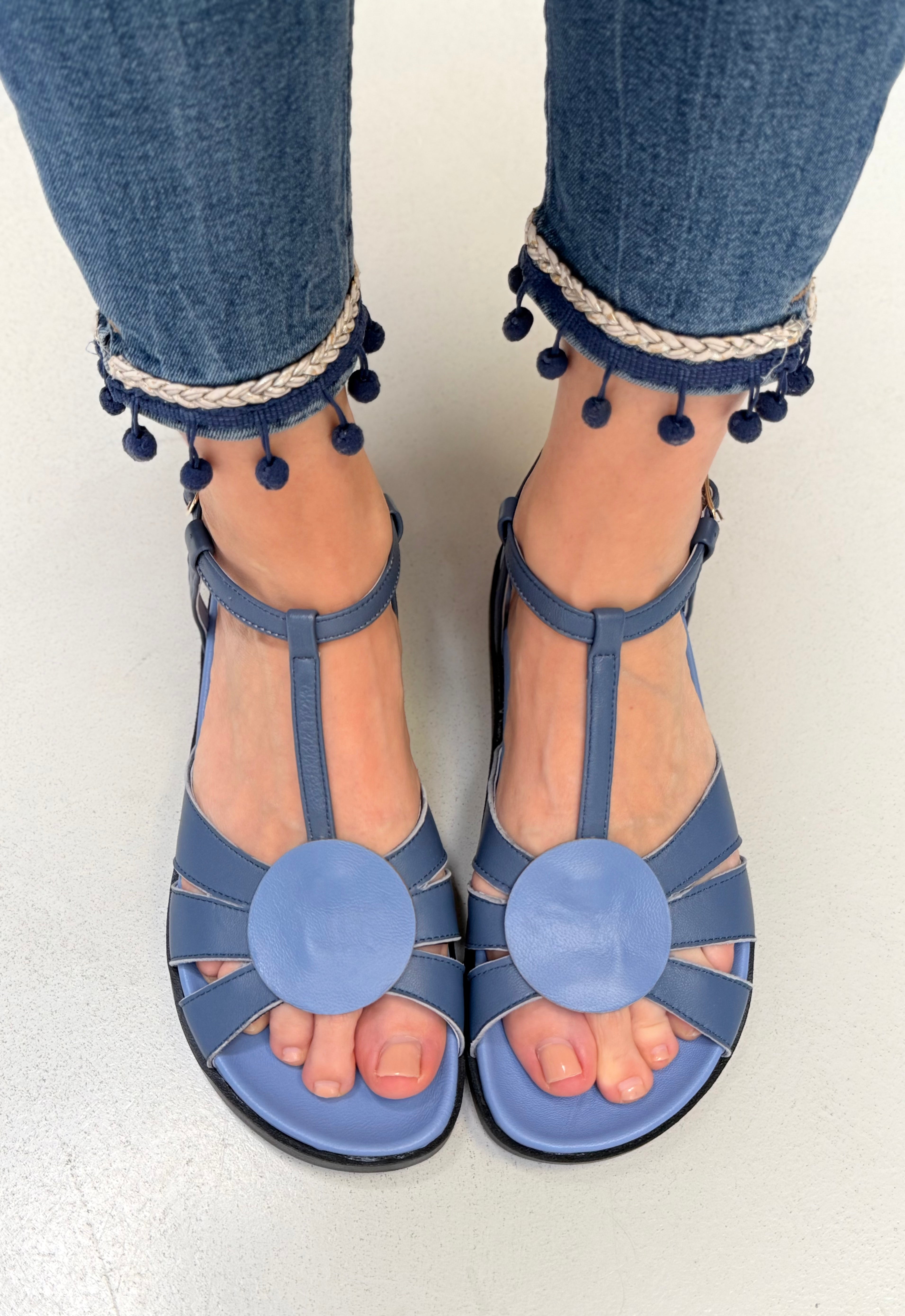 Image of Doraimon Cielo sandalo basso sportivo in pelle azzurra artigianale pugliese
