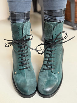 Image of Ramones Green anfibio in nappa e camoscio verde artigianale marchigiana