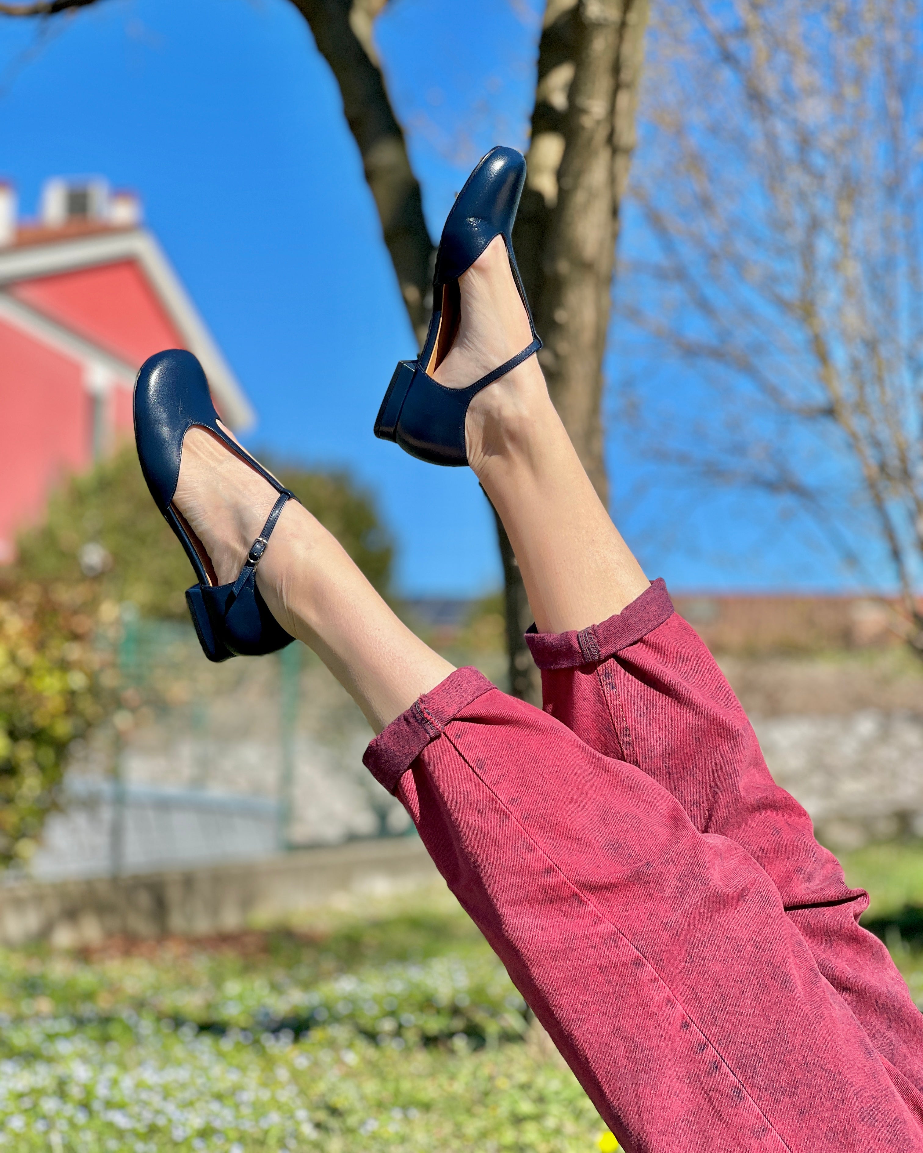 Aflac Blue scarpa bassa in pelle blu t-bar lagattaconglistivali