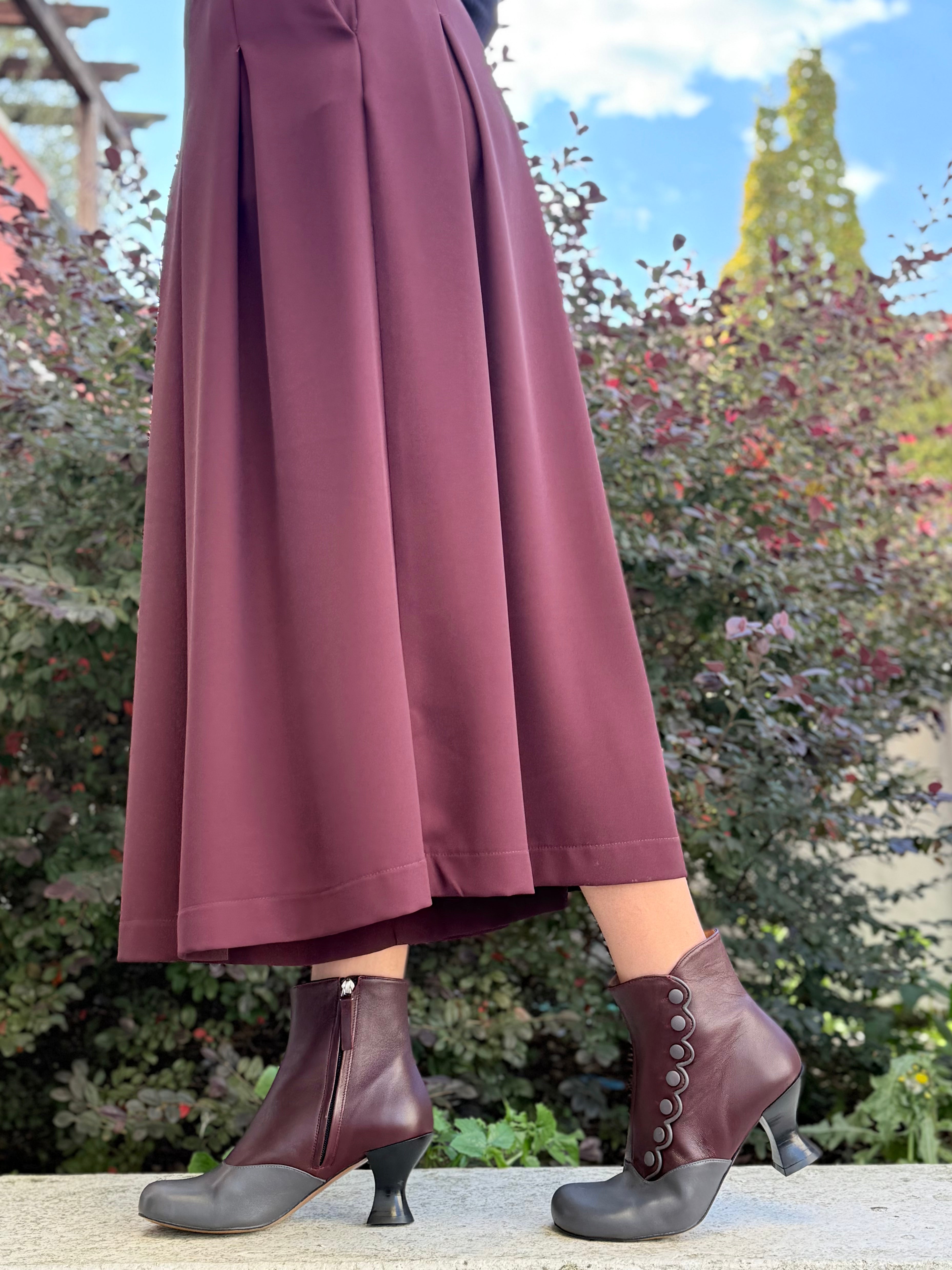 Image of MaryPoppins Cherry tronchetto stile vintage in pelle grigia e ciliegia tacco 7artigianale Lagattaconglistivali