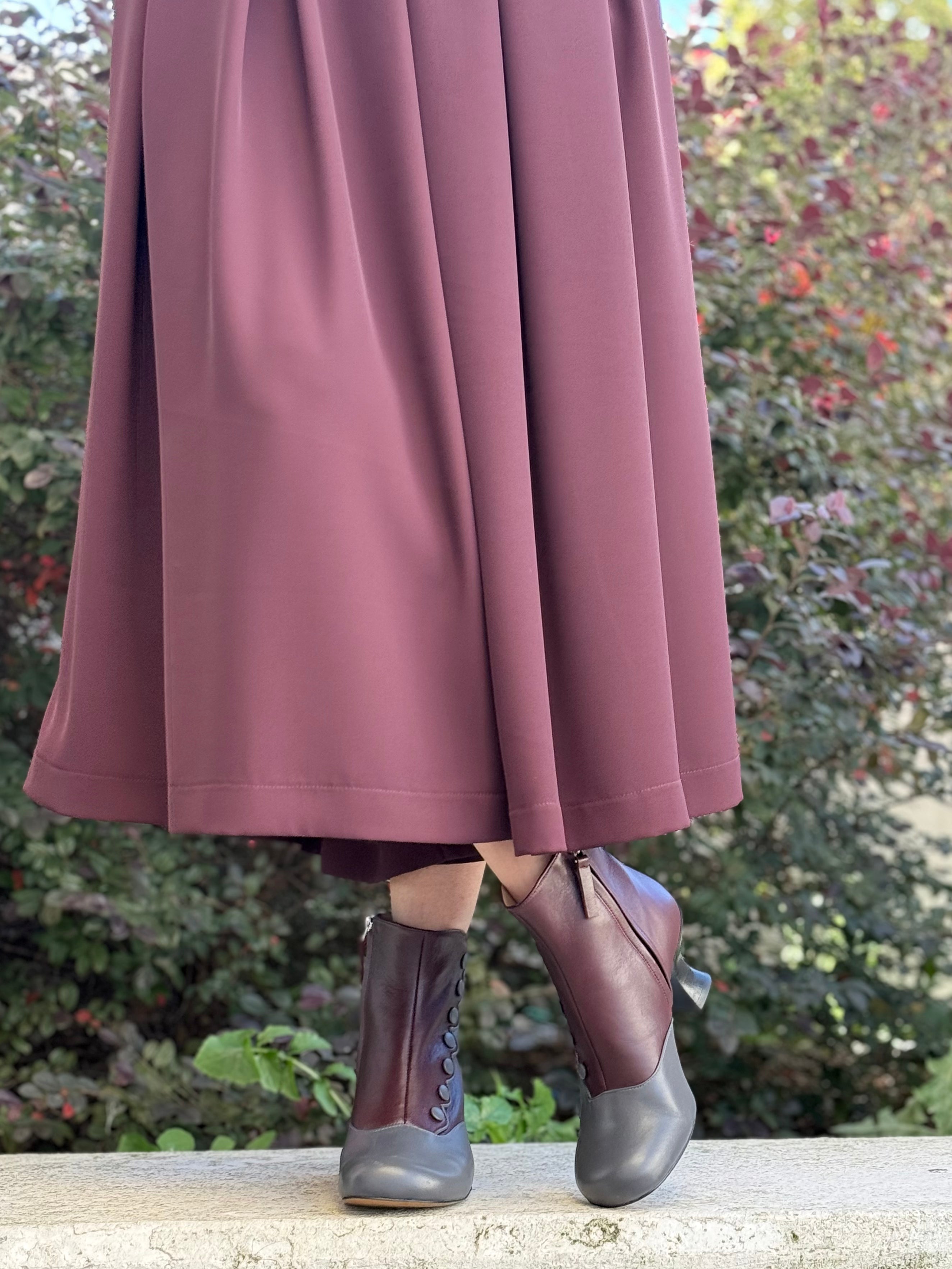 Image of MaryPoppins Cherry tronchetto stile vintage in pelle grigia e ciliegia tacco 7artigianale Lagattaconglistivali