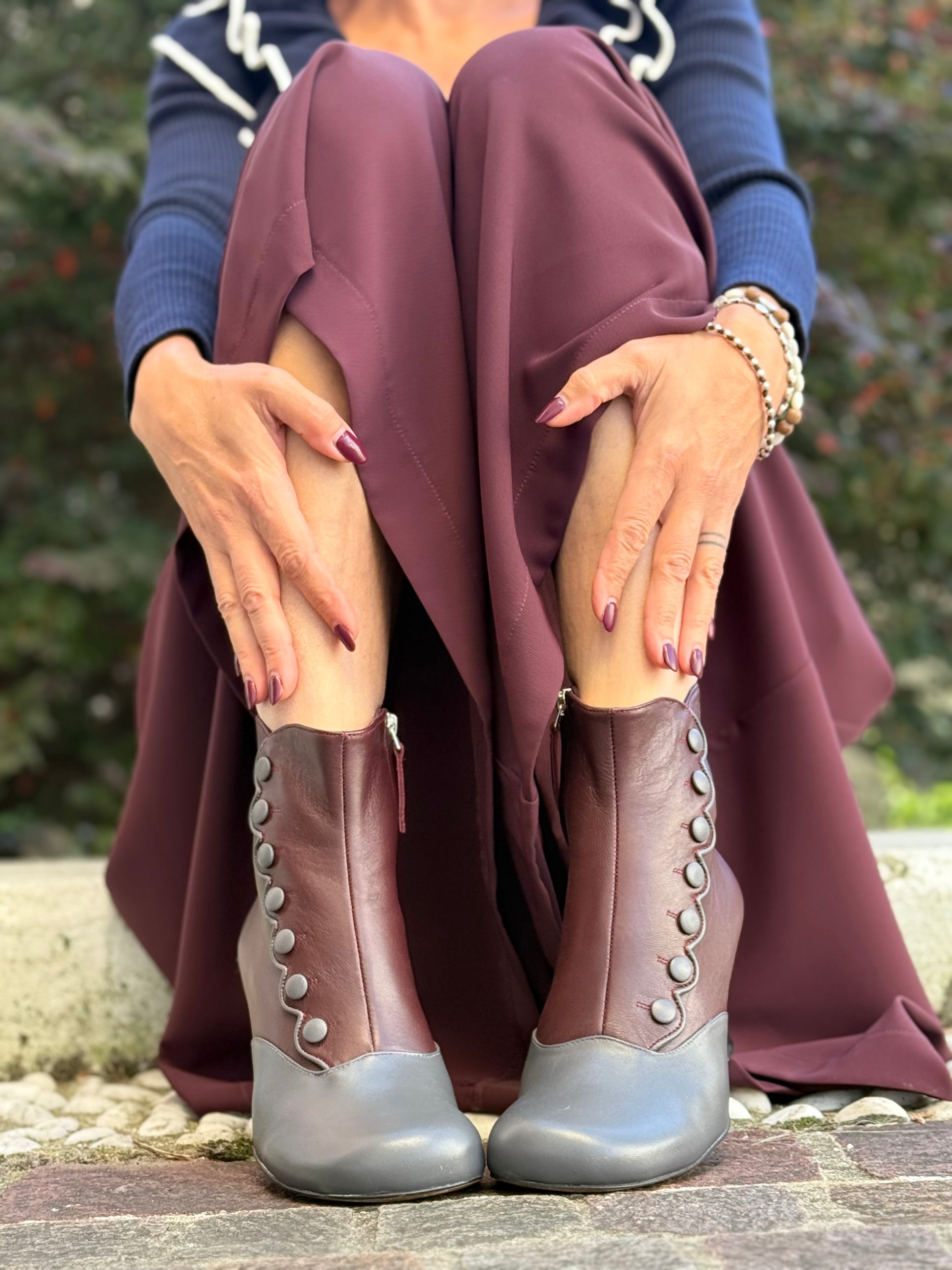 MaryPoppins Cherry tronchetto stile vintage in pelle grigia e ciliegia tacco 7artigianale Lagattaconglistivali