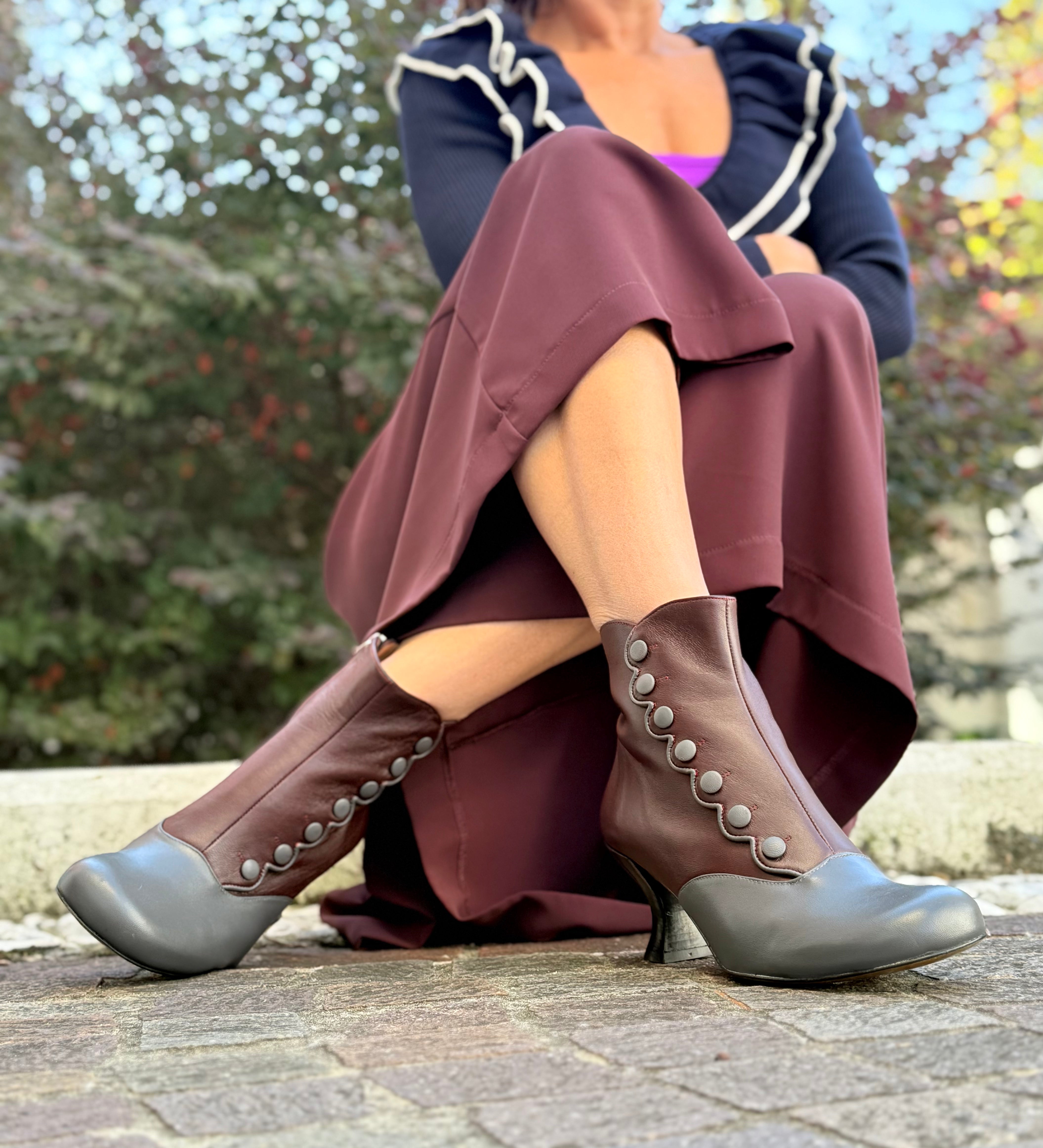 Image of MaryPoppins Cherry tronchetto stile vintage in pelle grigia e ciliegia tacco 7artigianale Lagattaconglistivali