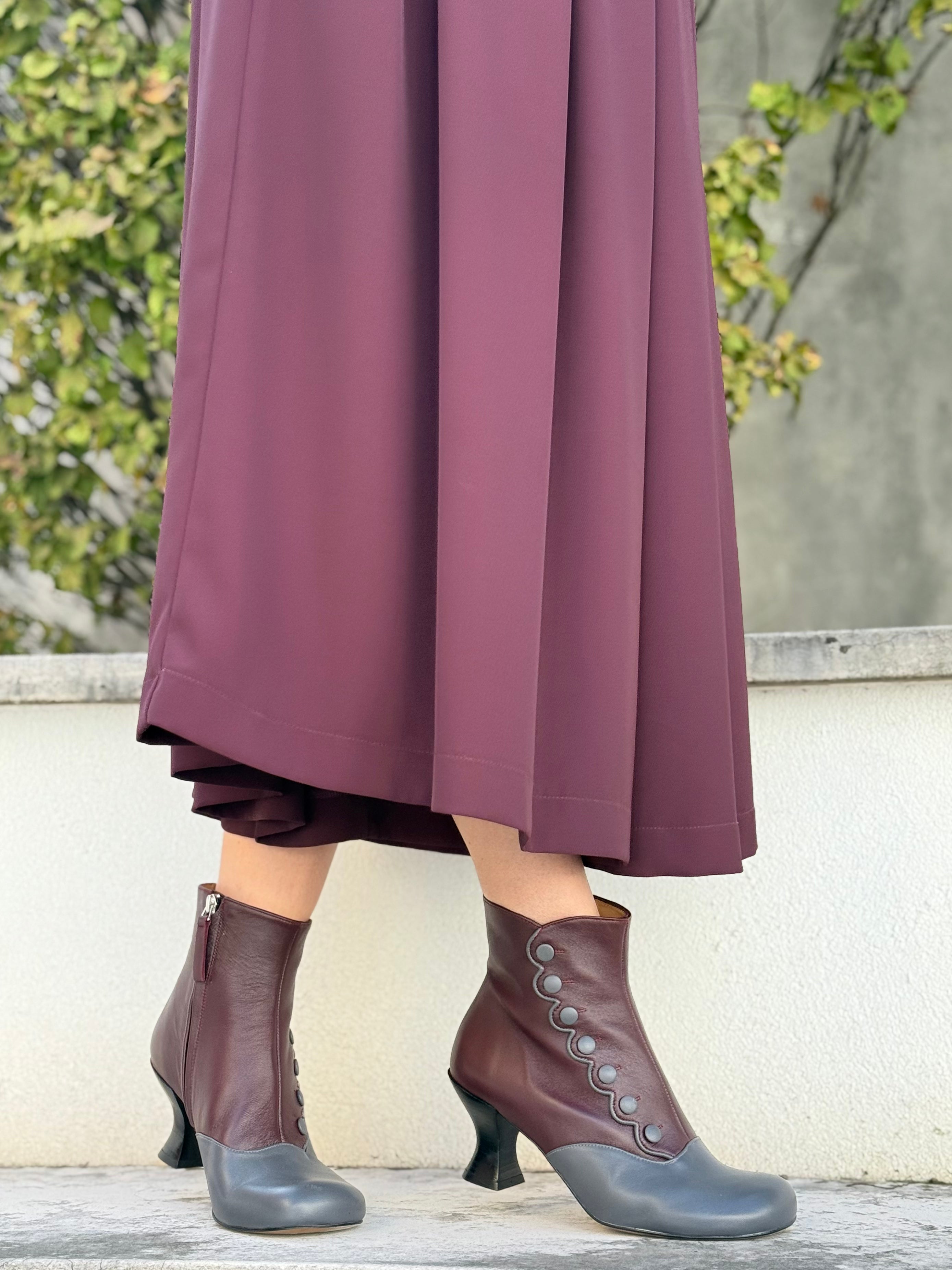 Image of MaryPoppins Cherry tronchetto stile vintage in pelle grigia e ciliegia tacco 7artigianale Lagattaconglistivali
