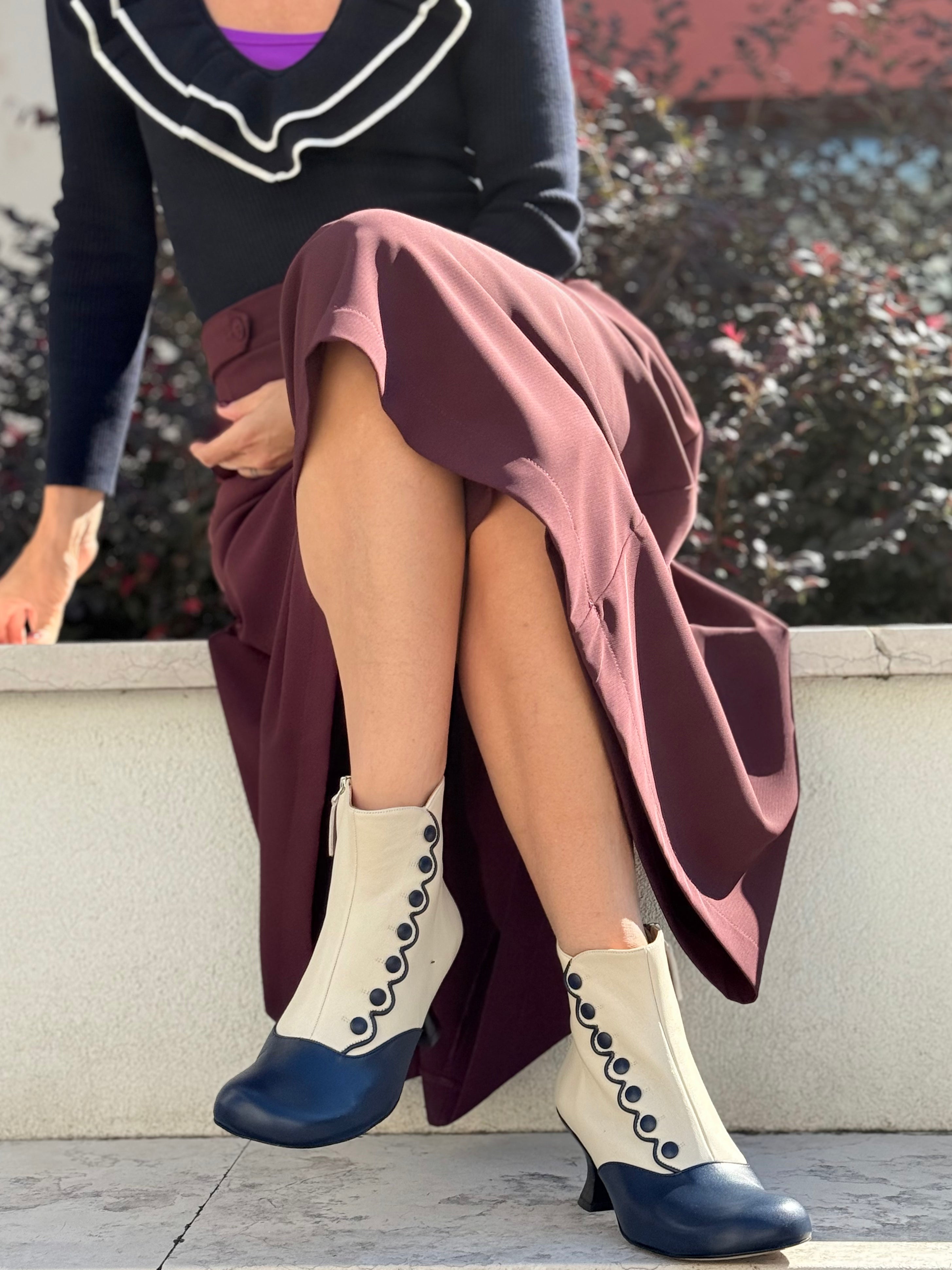 Image of MaryPoppins Cream tronchetto stile vintage in pelle blu e panna tacco 7artigianale Lagattaconglistivali
