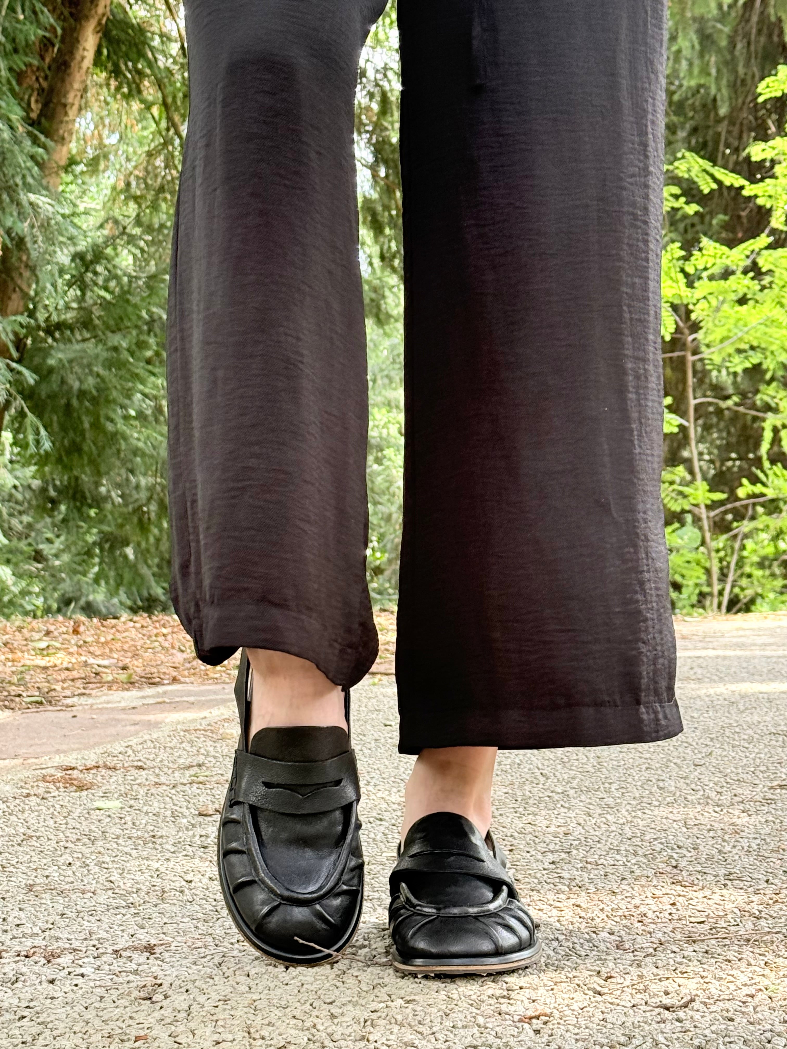 Image of Kolt Black mocassino chanel in pelle nera artigianale marchigiano