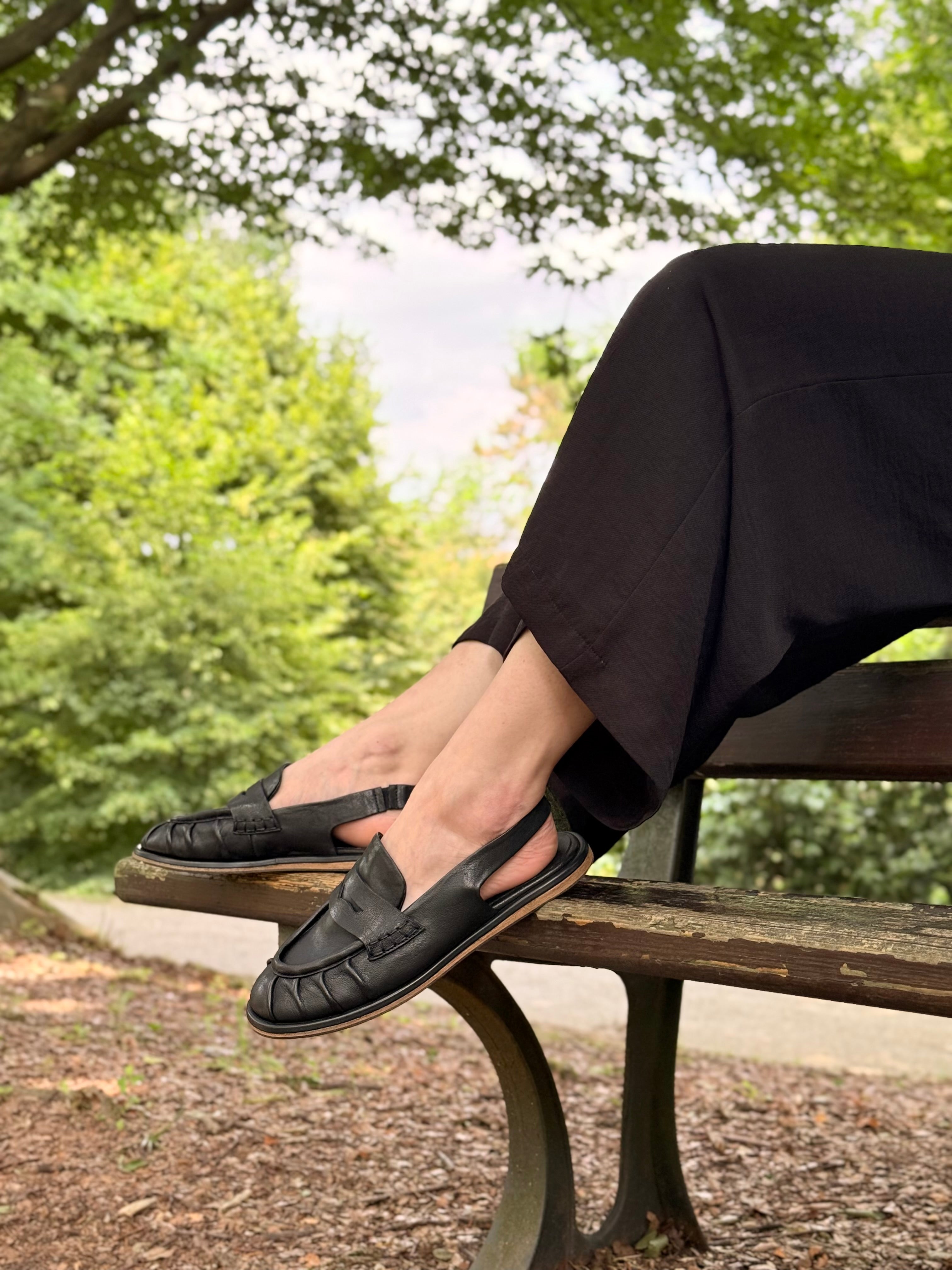 Image of Kolt Black mocassino chanel in pelle nera artigianale marchigiano