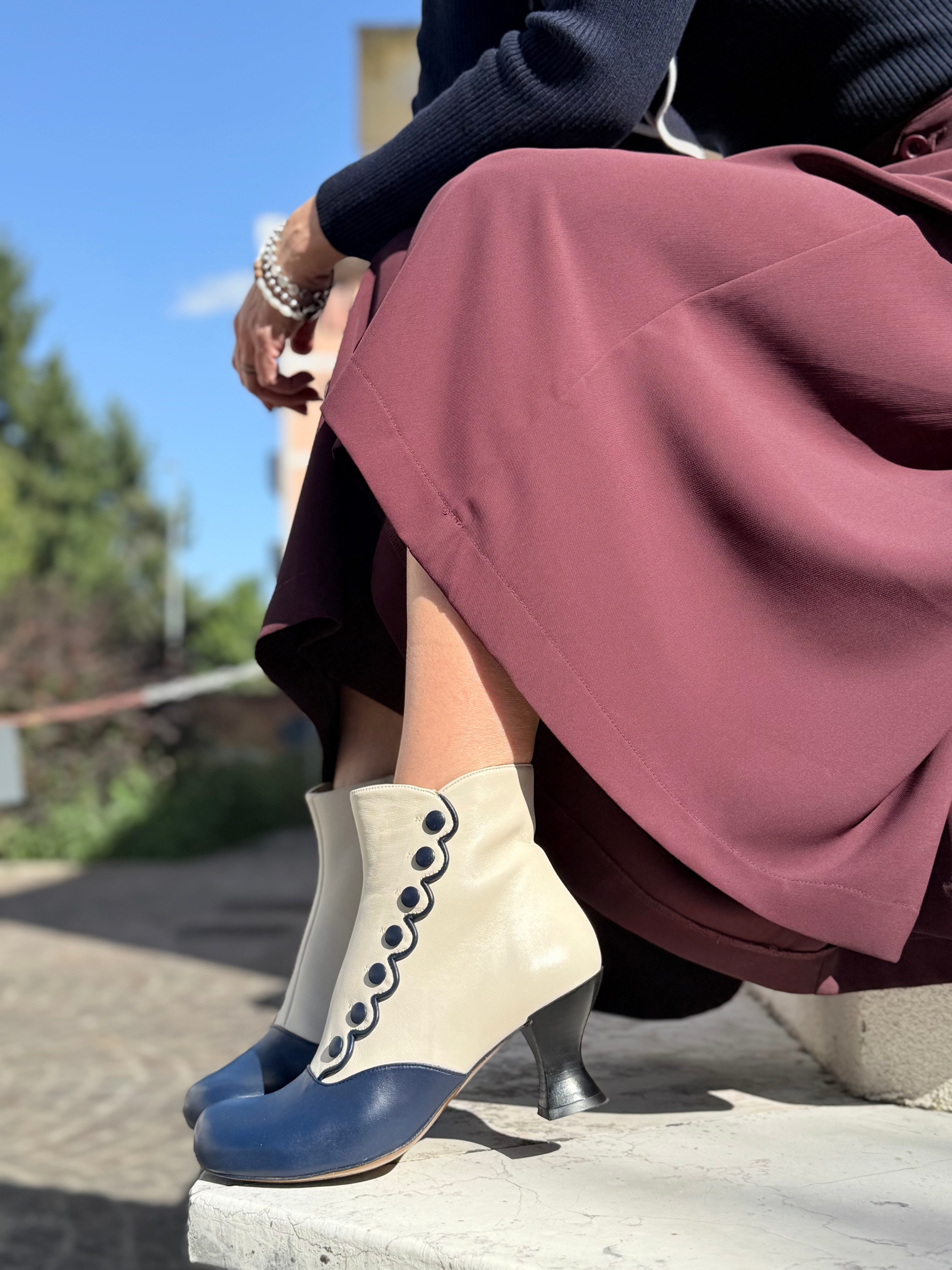 MaryPoppins Cream tronchetto stile vintage in pelle blu e panna artigianale Lagattaconglistivali