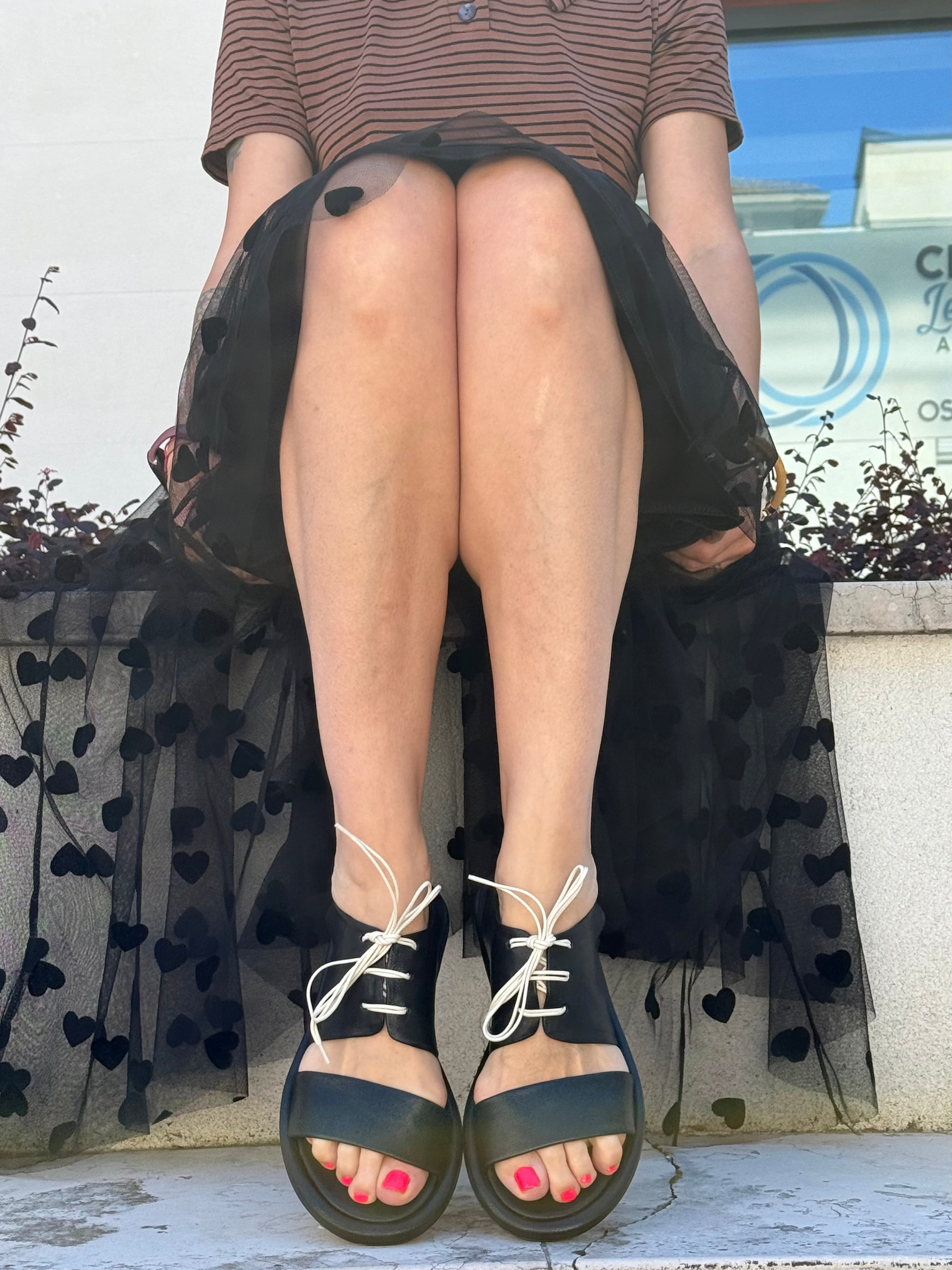 Image of Pennylace Black sandalo basso in pelle nera artigianale marchigiana