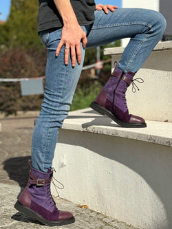 Image of Eagle Purple anfibio allacciato in camoscio viola artigianale marchigiana