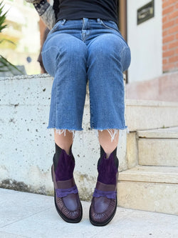 Image of Banksy Purple stivaletto beatles in nappa prugna e camoscio viola artigianale marchigiana