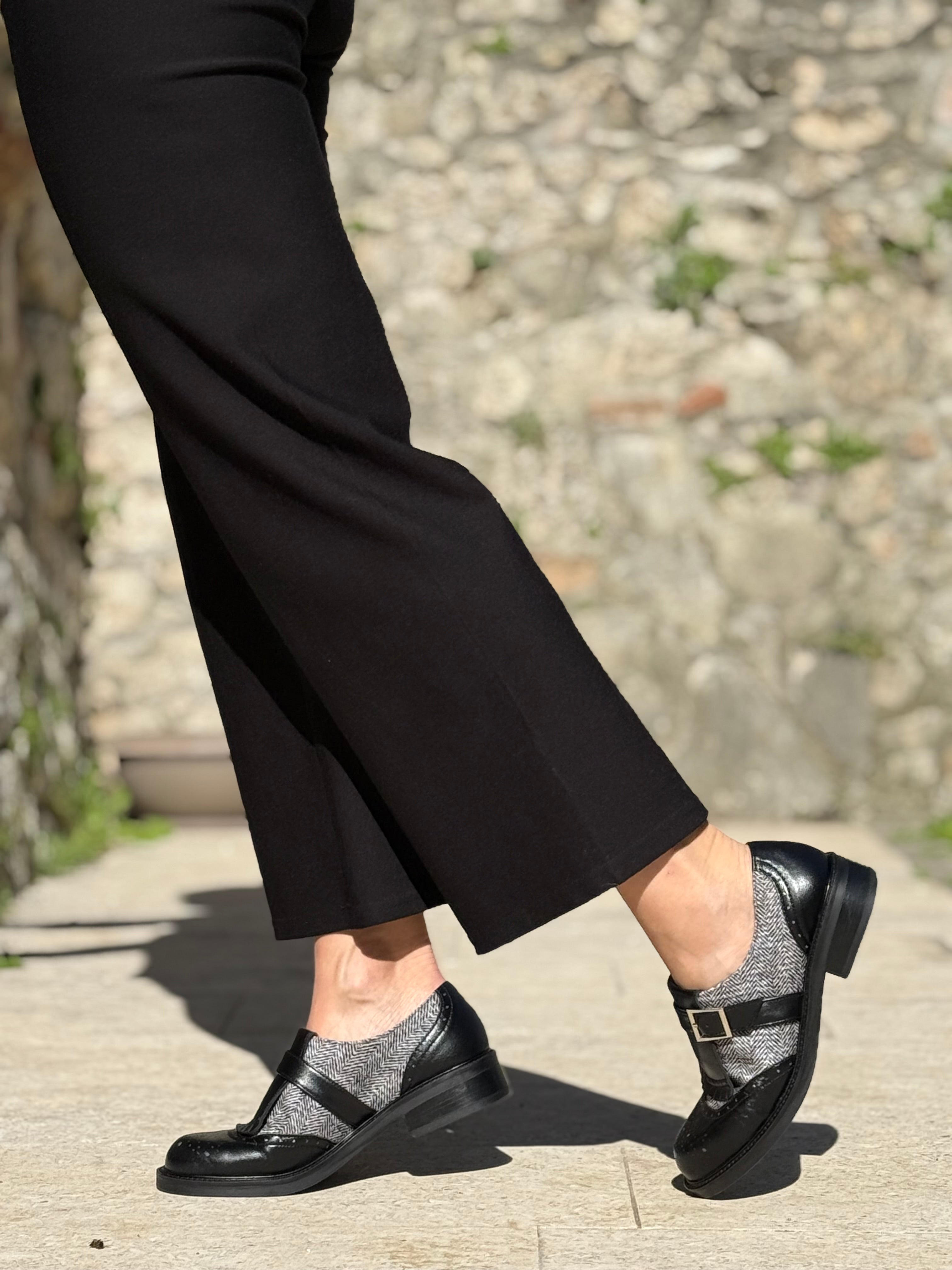 Image of Ops Black scarpa bassa in nappa nera e velluto stampato artigianale toscana