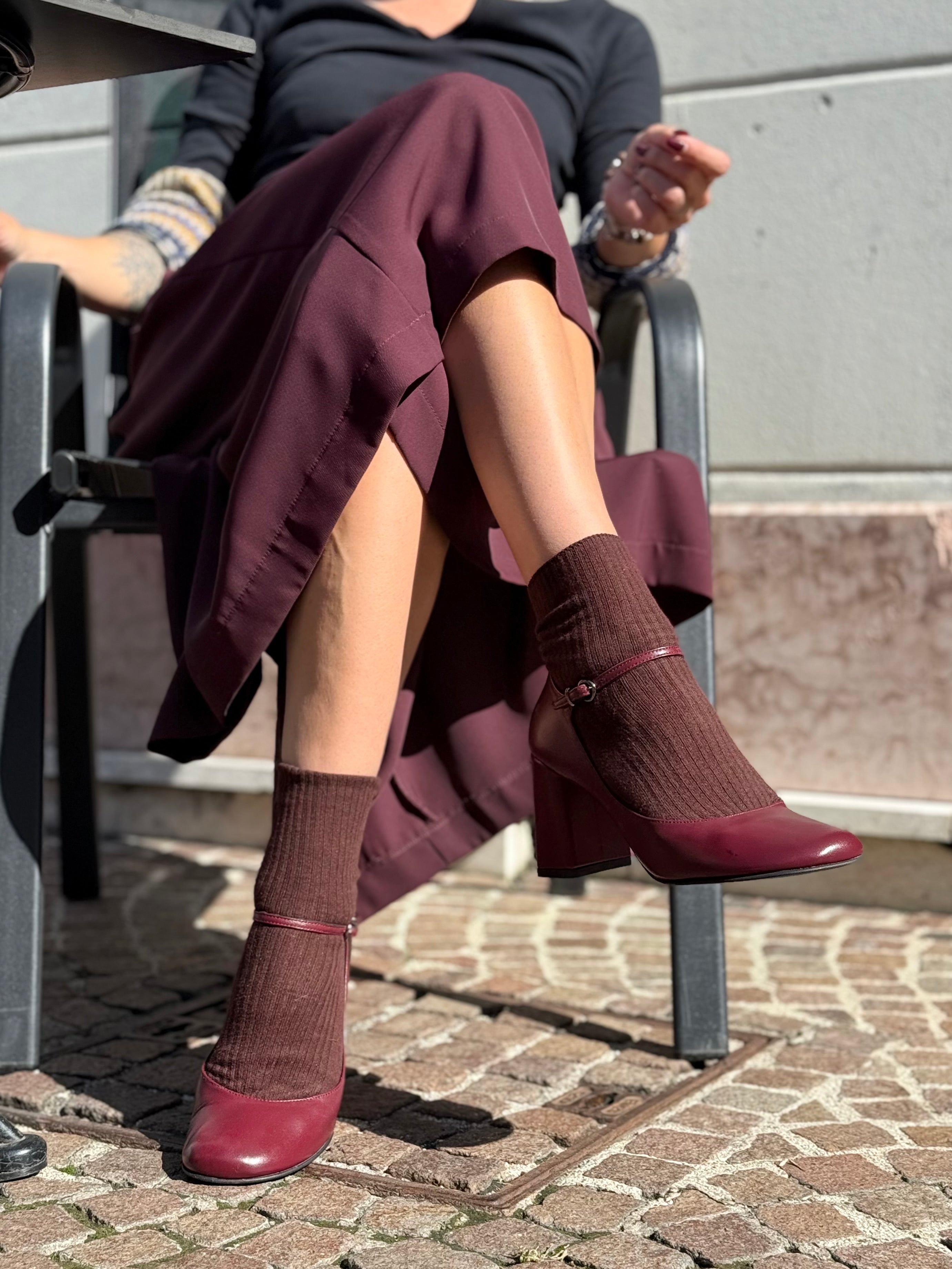 Piper Wine decolleteè in nappa bordeaux con cinturino tacco 8 artigianale marchigiana