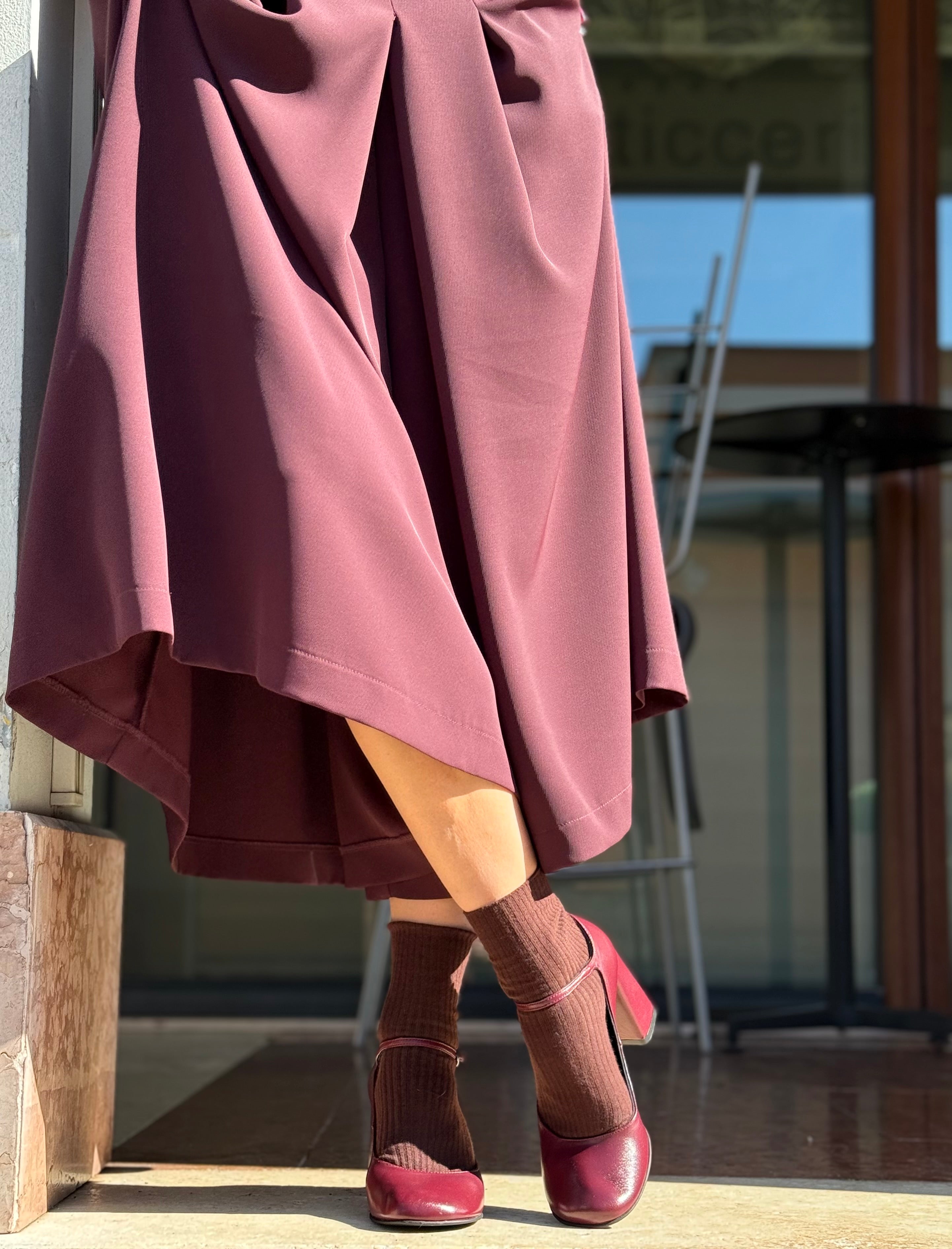 Image of Piper Bordeaux decolleteè in nappa bordeaux con cinturino tacco 8 artigianale marchigiana