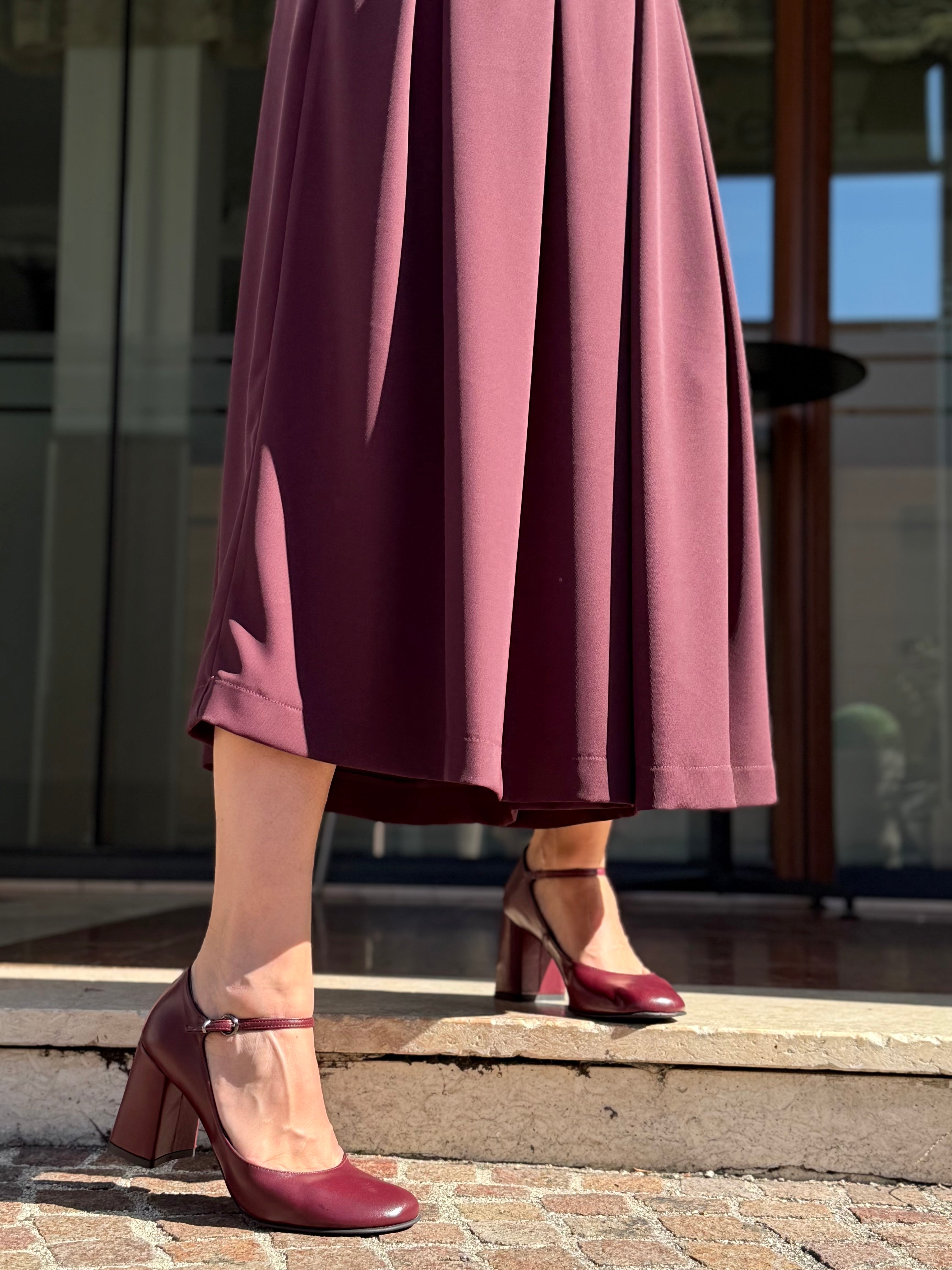 Image of Piper Bordeaux decolleteè in nappa bordeaux con cinturino tacco 8 artigianale marchigiana