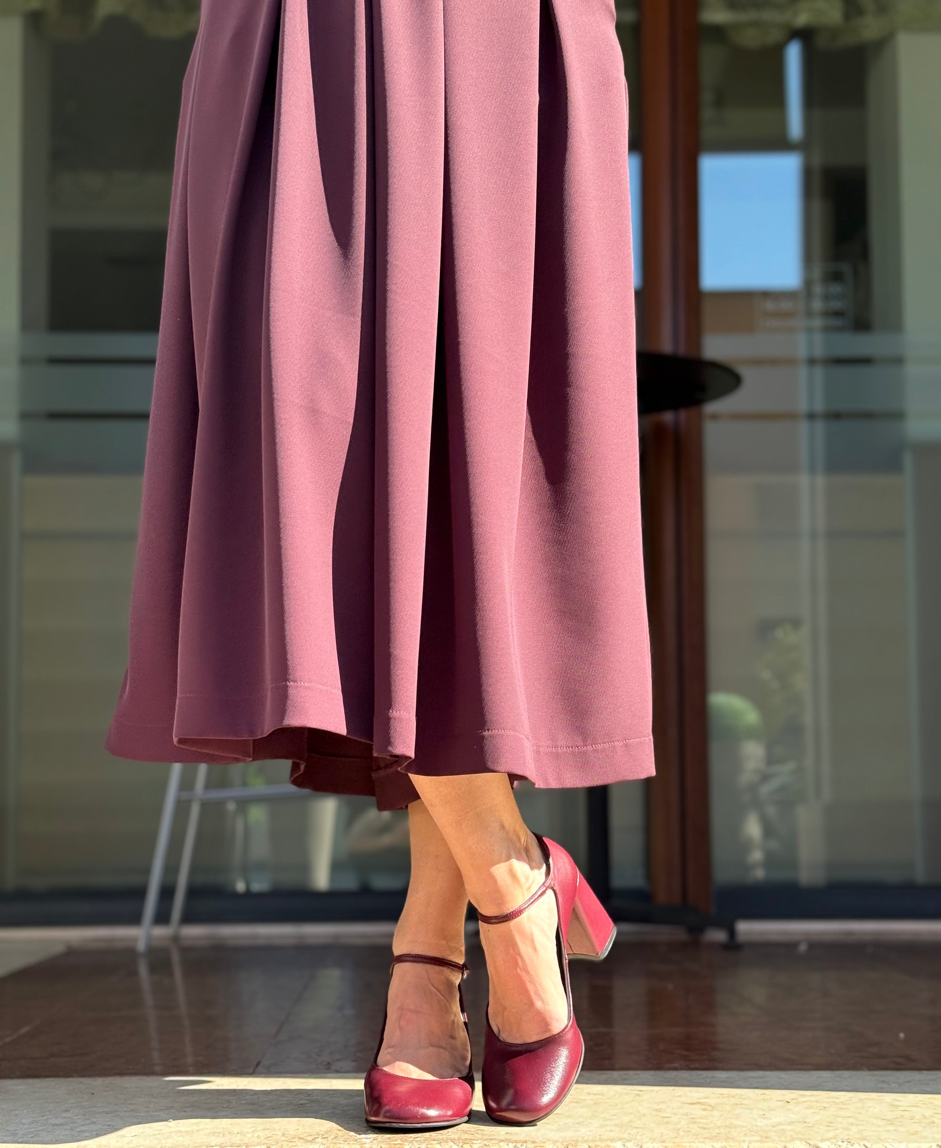 Image of Piper Bordeaux decolleteè in nappa bordeaux con cinturino tacco 8 artigianale marchigiana