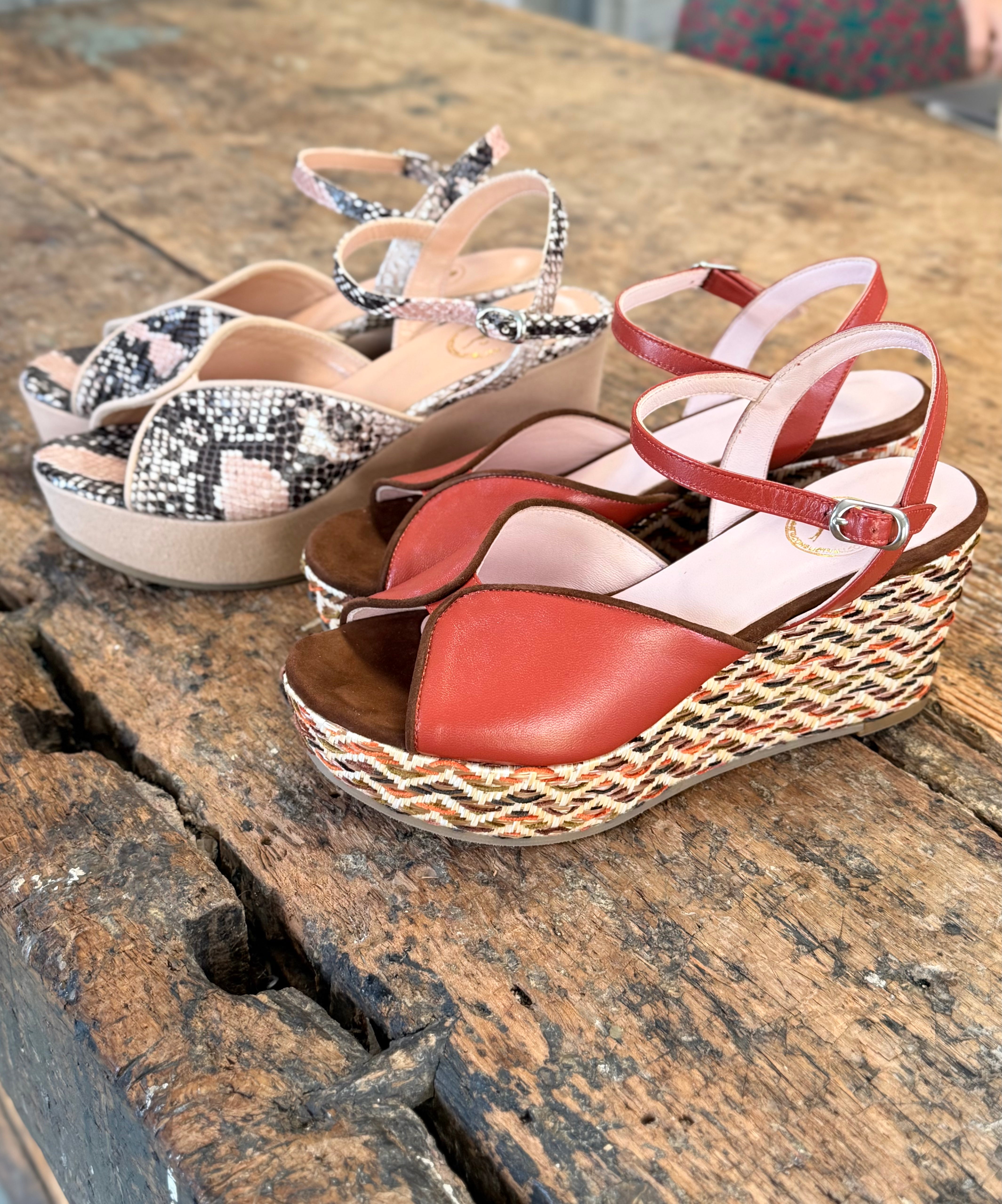 Image of Safari Matt sandalo con zeppa in nappa mattone - 8 cm - artigianale toscana