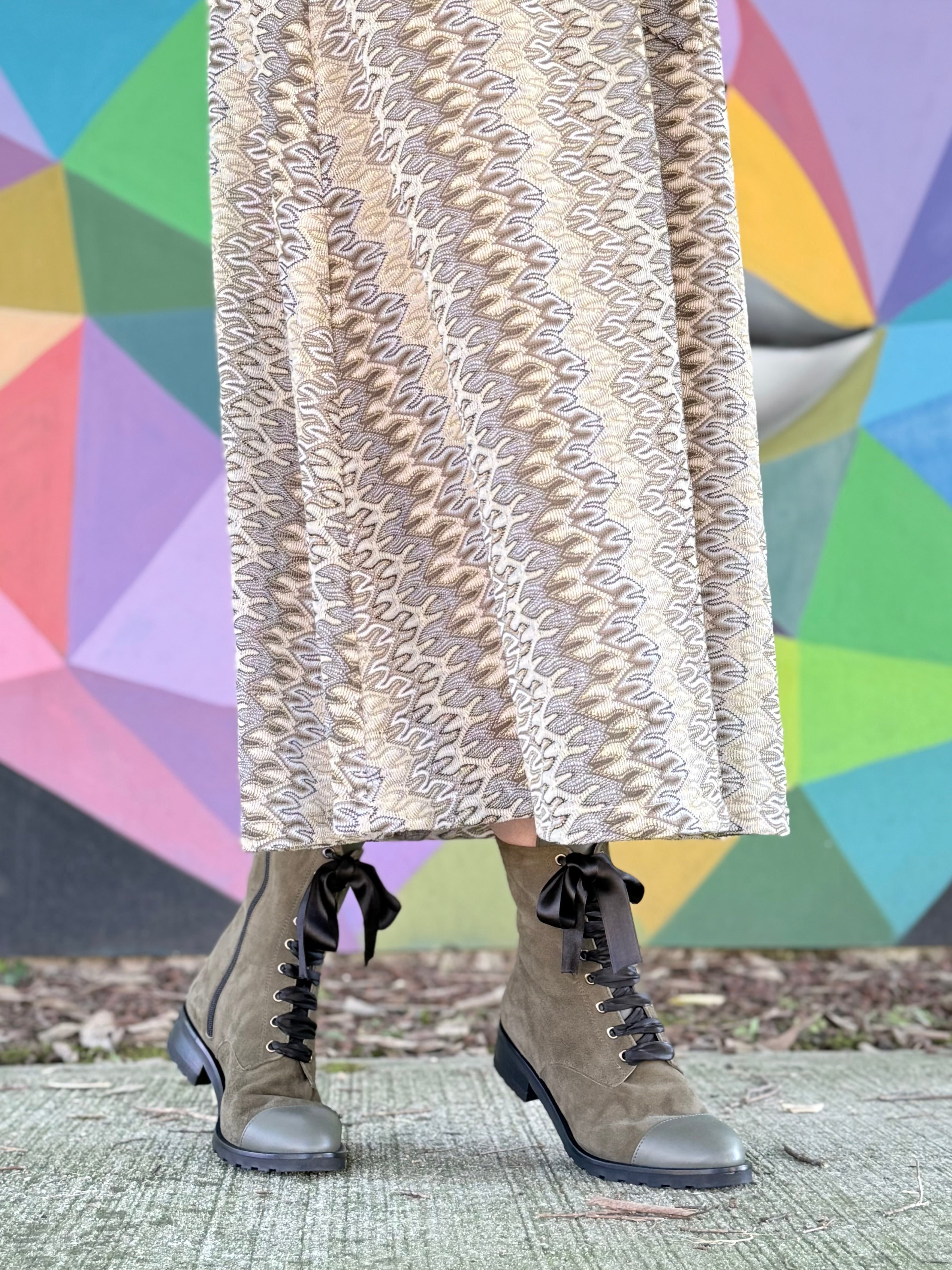 Image of Falkon Mili anfibio in camoscio verde allacciato artigianale toscano