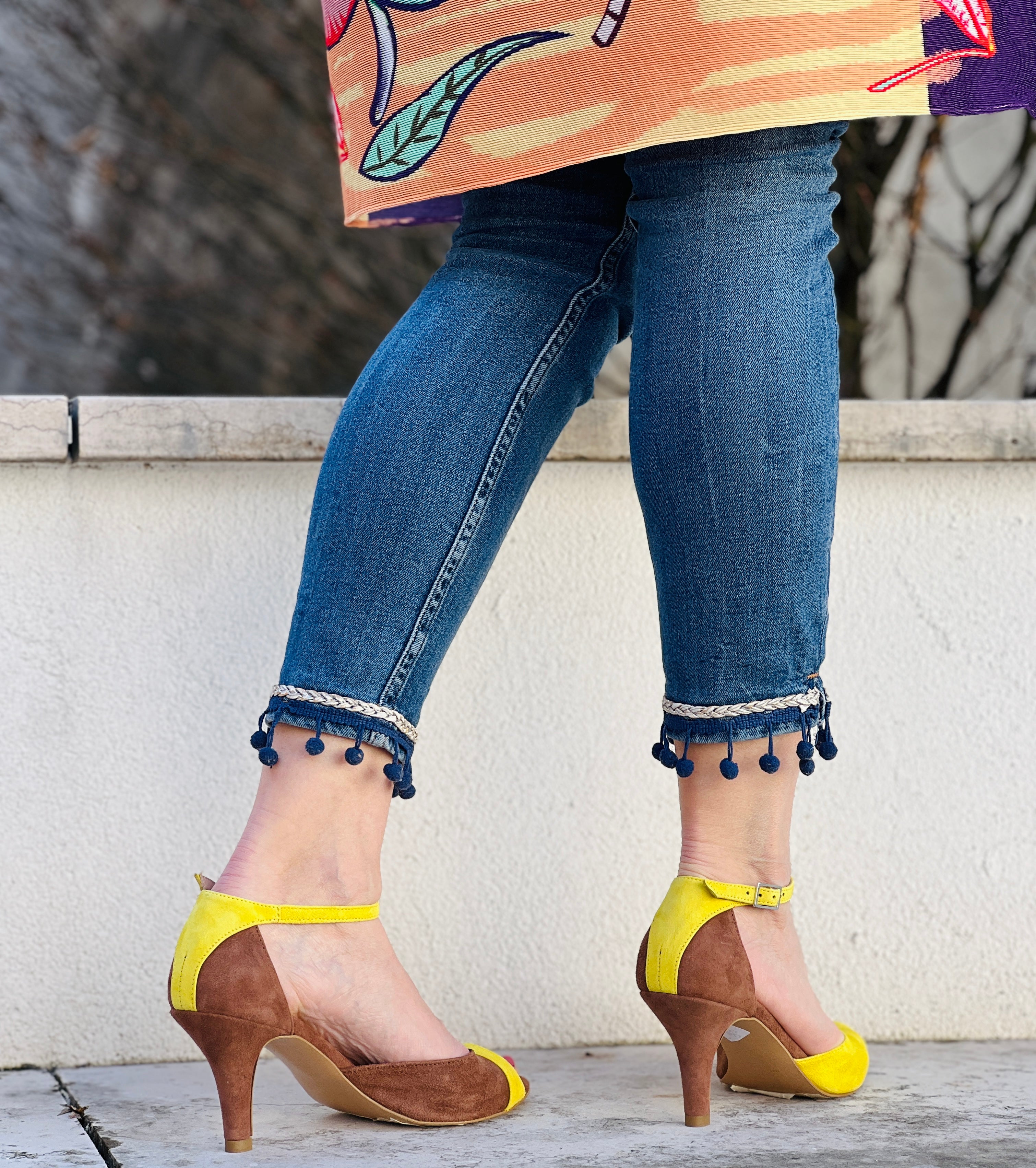 Image of Fulmine Brown sandalo in pelle scamosciata gialla e marrone tacco 8 artigianale pugliese