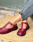 Paturnia Bordeaux bebe con occhietti in pelle bordeaux artigianale toscana