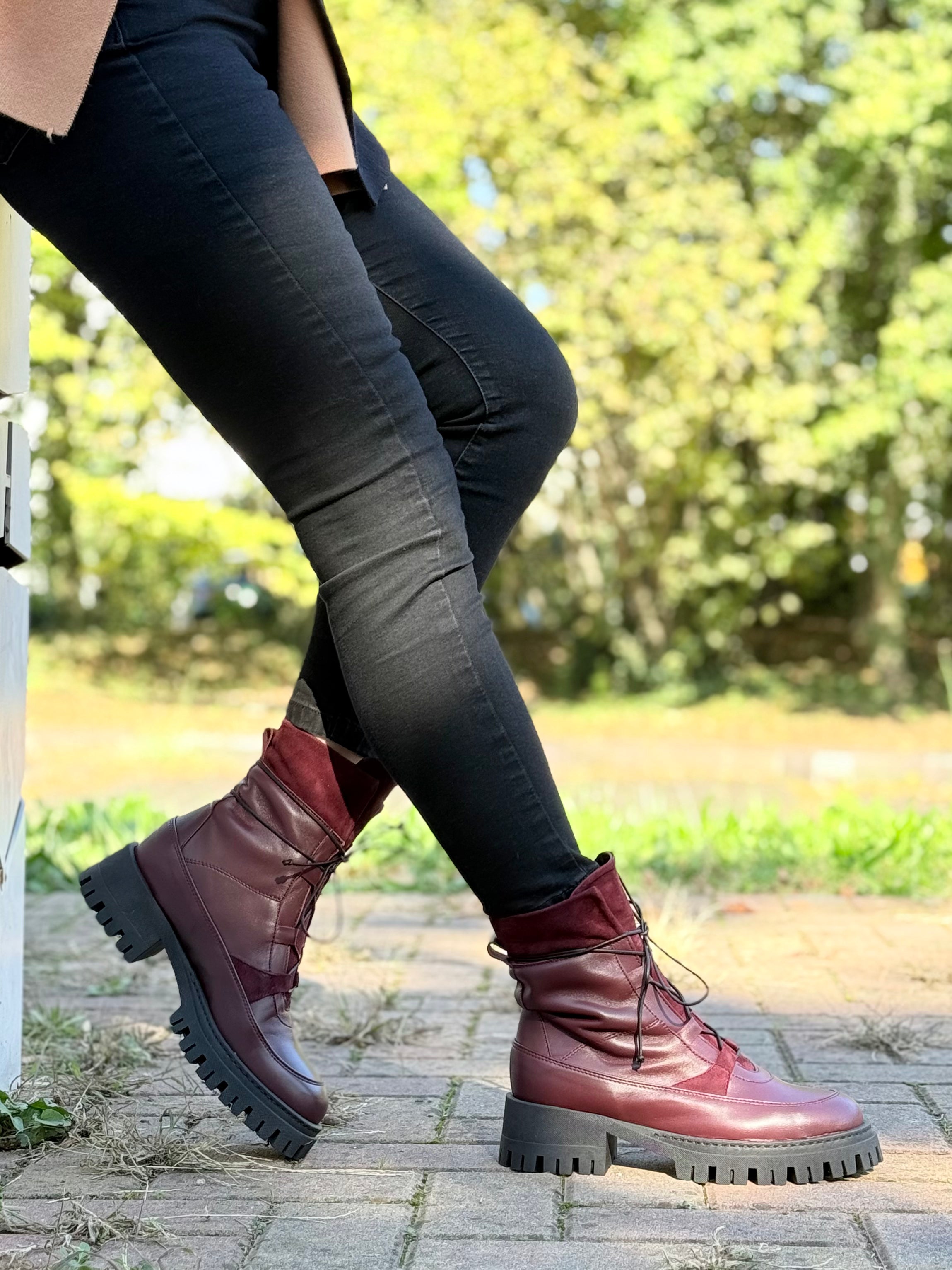 Image of EtaBeta Wine anfibio sportivo in pelle bordeaux artigianale marchigiana