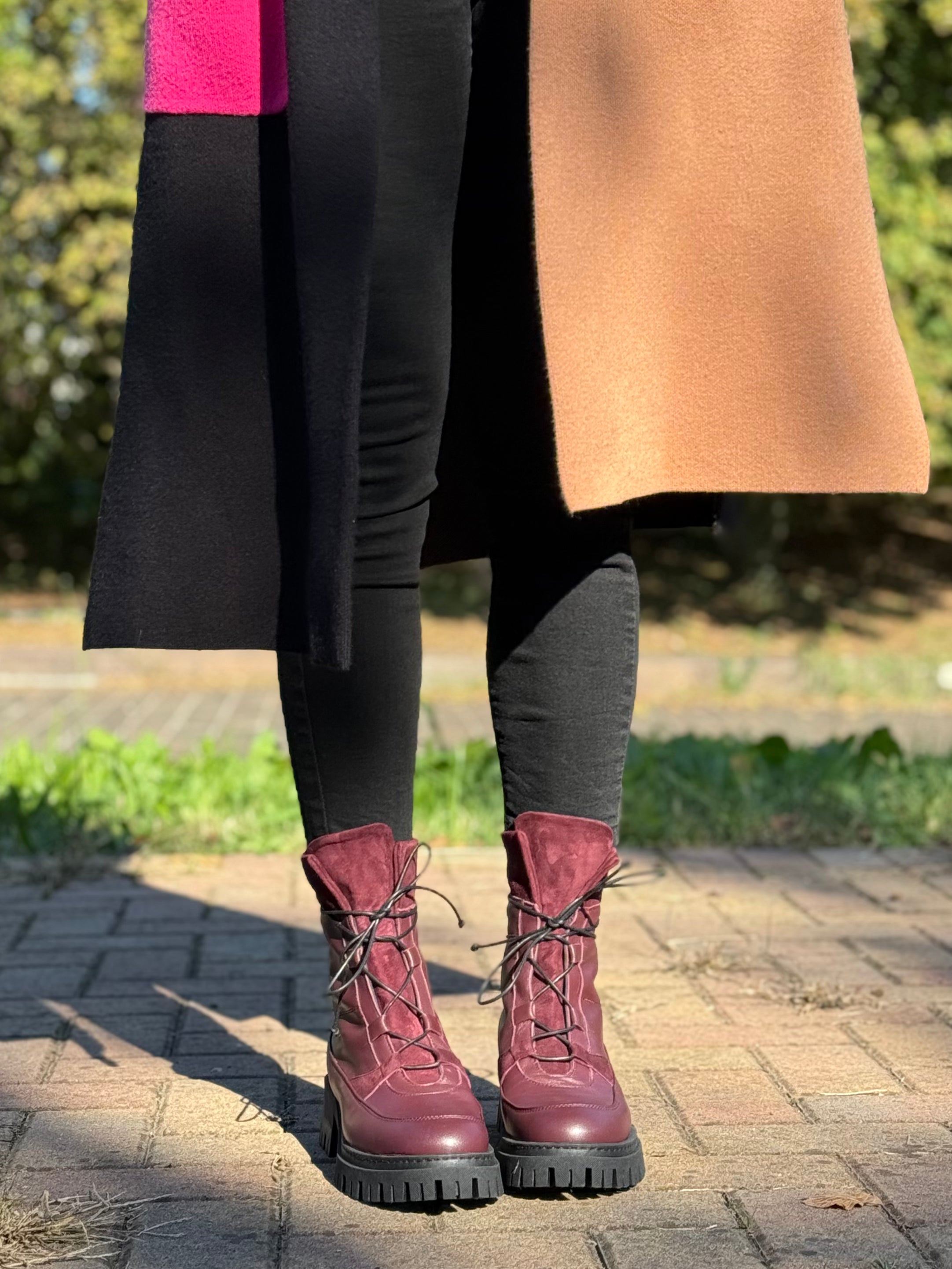 Image of EtaBeta Wine anfibio sportivo in pelle bordeaux artigianale marchigiana