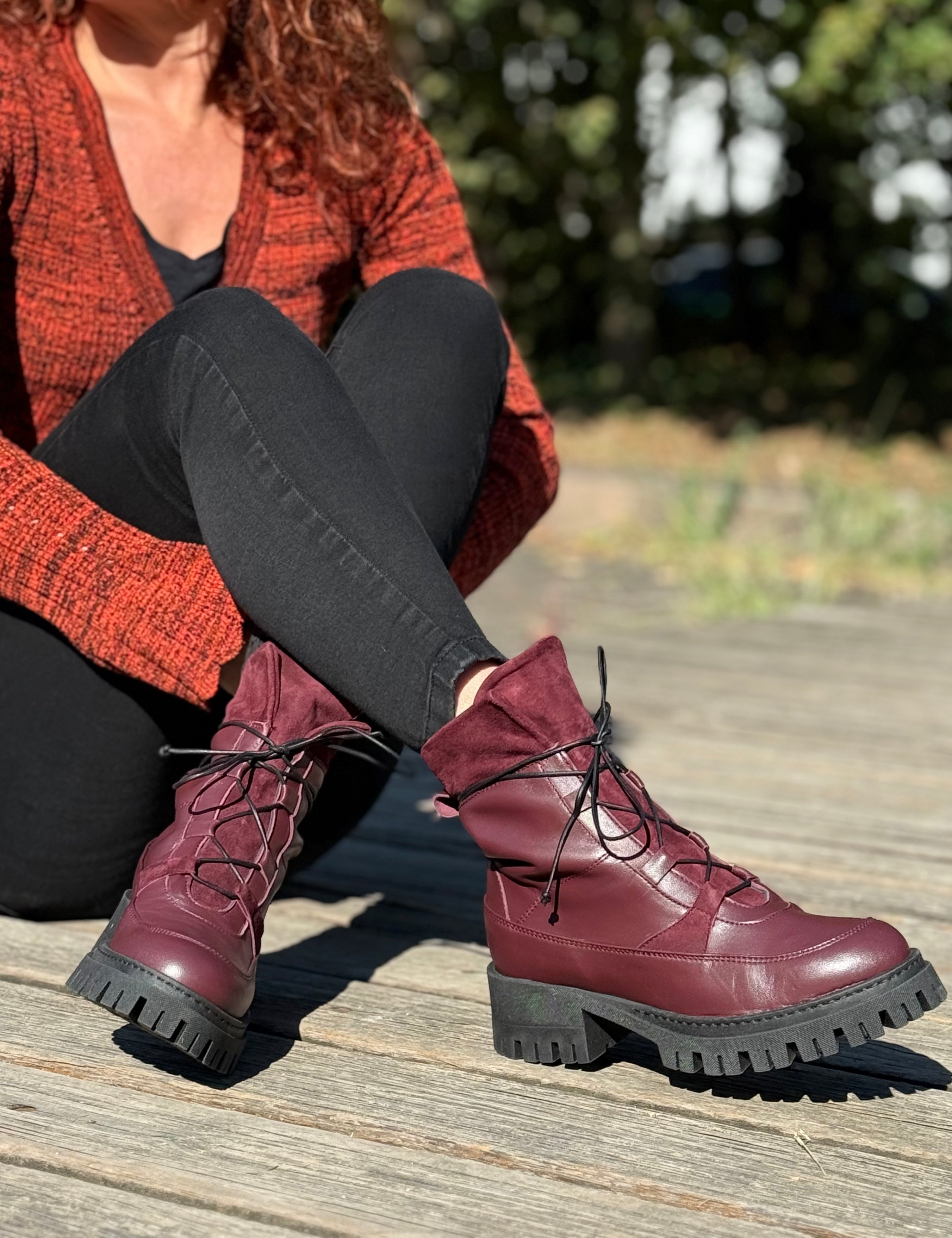 Image of EtaBeta Wine anfibio sportivo in pelle bordeaux artigianale marchigiana