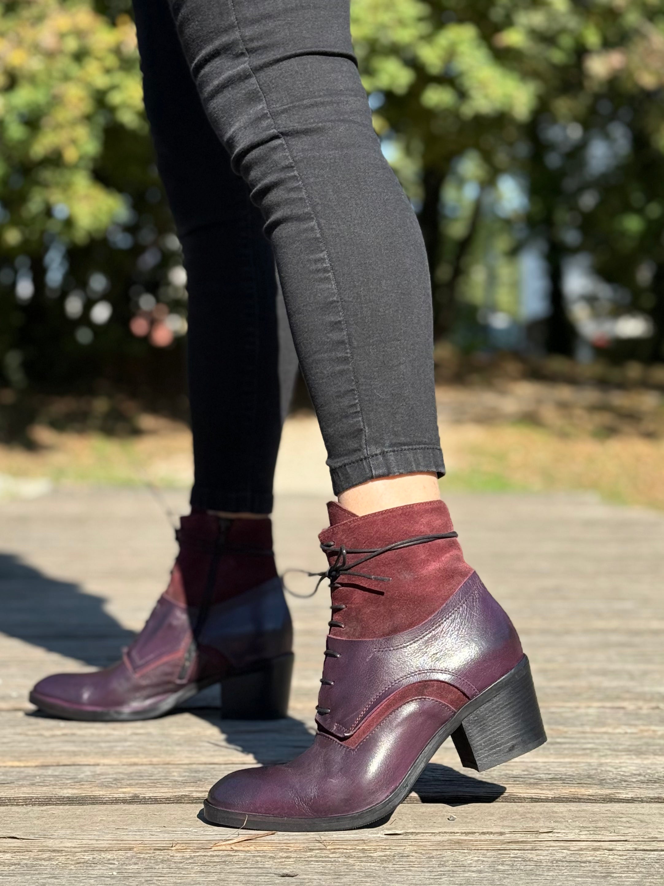 Byron Wine tronchetto allacciato con tacco 6 cm in pelle bordeaux artigianale marchigiana