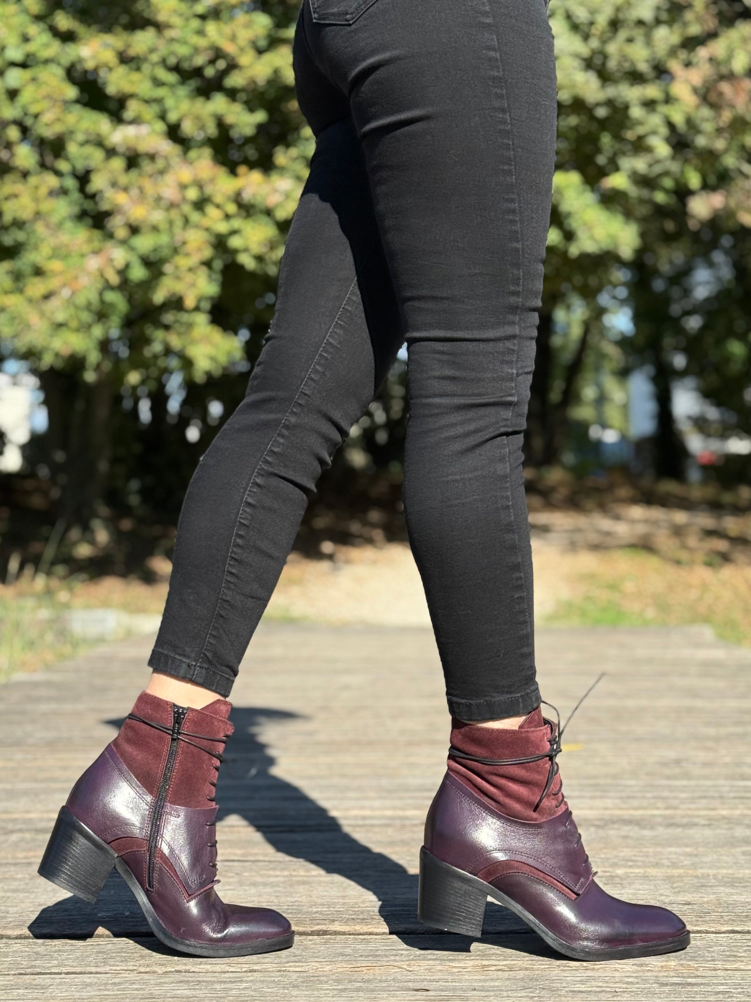 Byron Wine tronchetto allacciato con tacco 6 cm in pelle bordeaux artigianale marchigiana