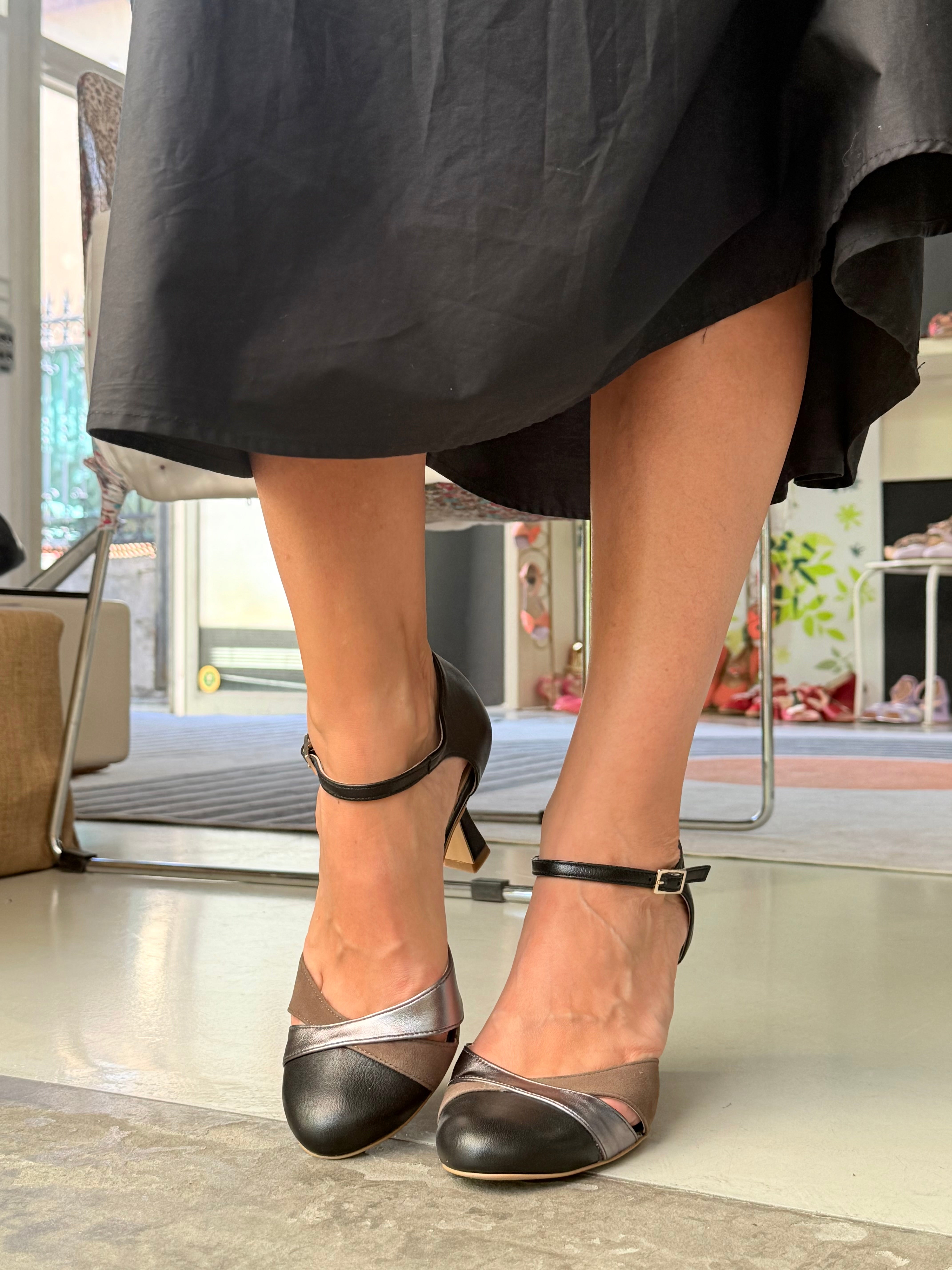 Image of Show Silver decollete con cinturino in nappa nera  7 cm artigianale pugliese