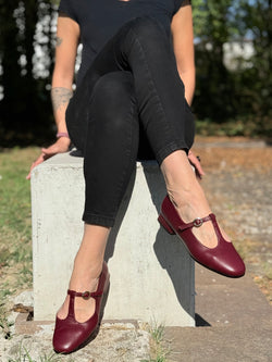Image of Shirley Merlot scarpina bassa in nappa bordeaux tacco 2 artigianale pugliese