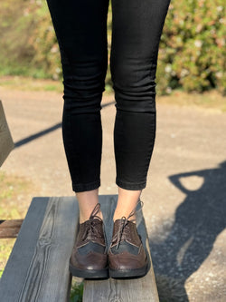 Image of Lucignolo Brown scarpa derby in testa di moro e nero suola vibram artigianale toscana