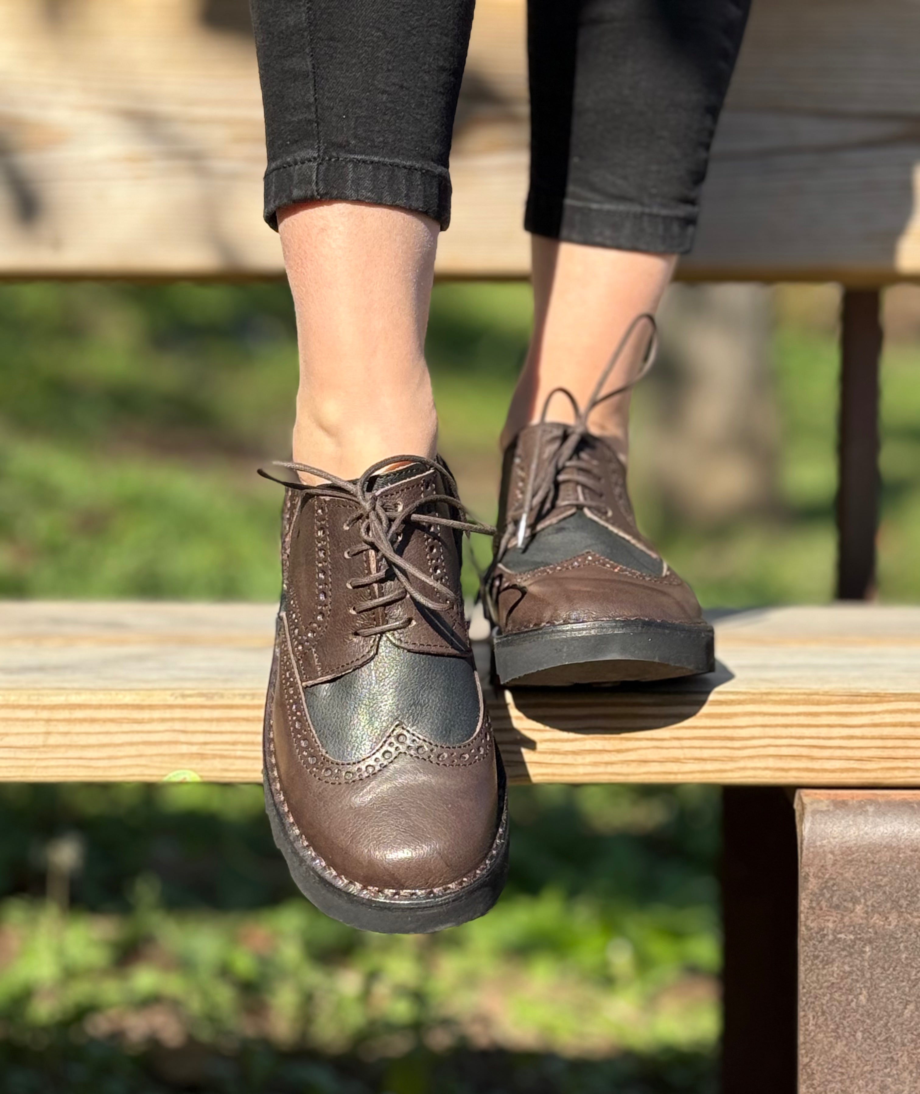 Lucignolo Brown scarpa derby in testa di moro e nero suola vibram artigianale toscana