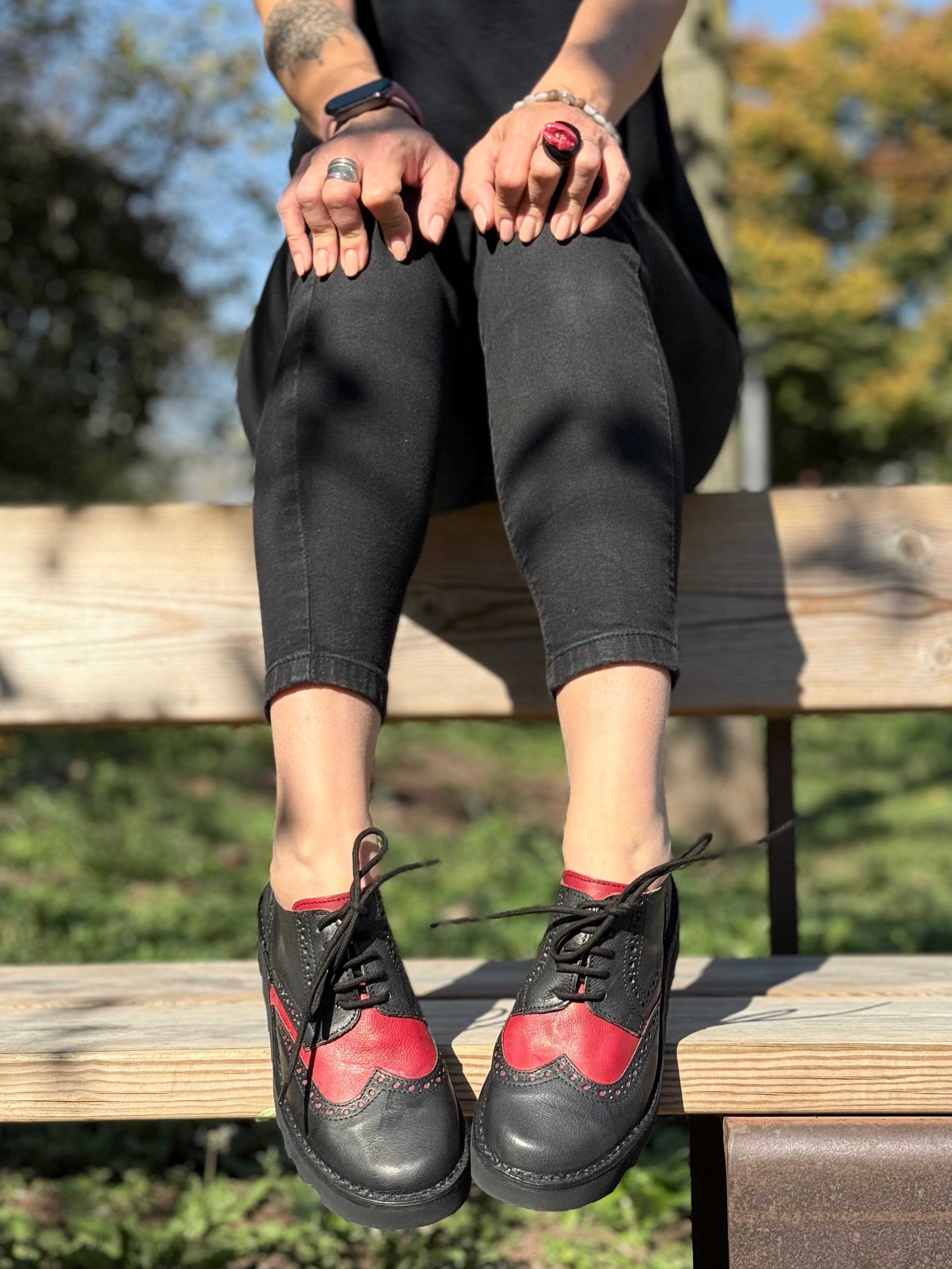 Lucignolo Black scarpa derby in nappa rossa e nera suola vibram artigianale toscana