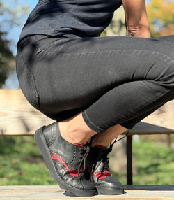 Image of Lucignolo Black scarpa derby in nappa rossa e nera suola vibram artigianale toscana