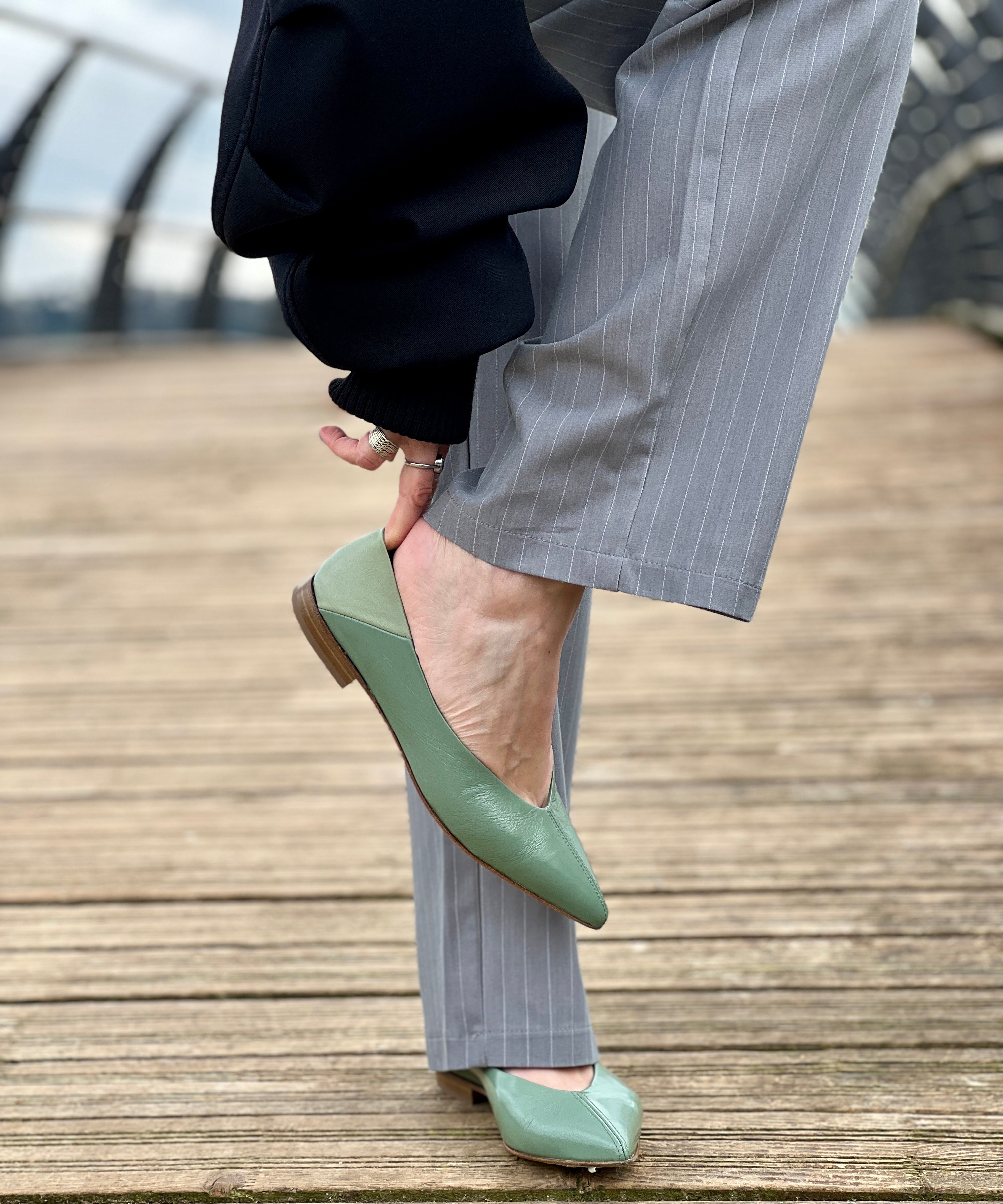 Boss Green ballerina a sacchetto in vernice verde su base camoscio lavorazione artigianale marchigiana