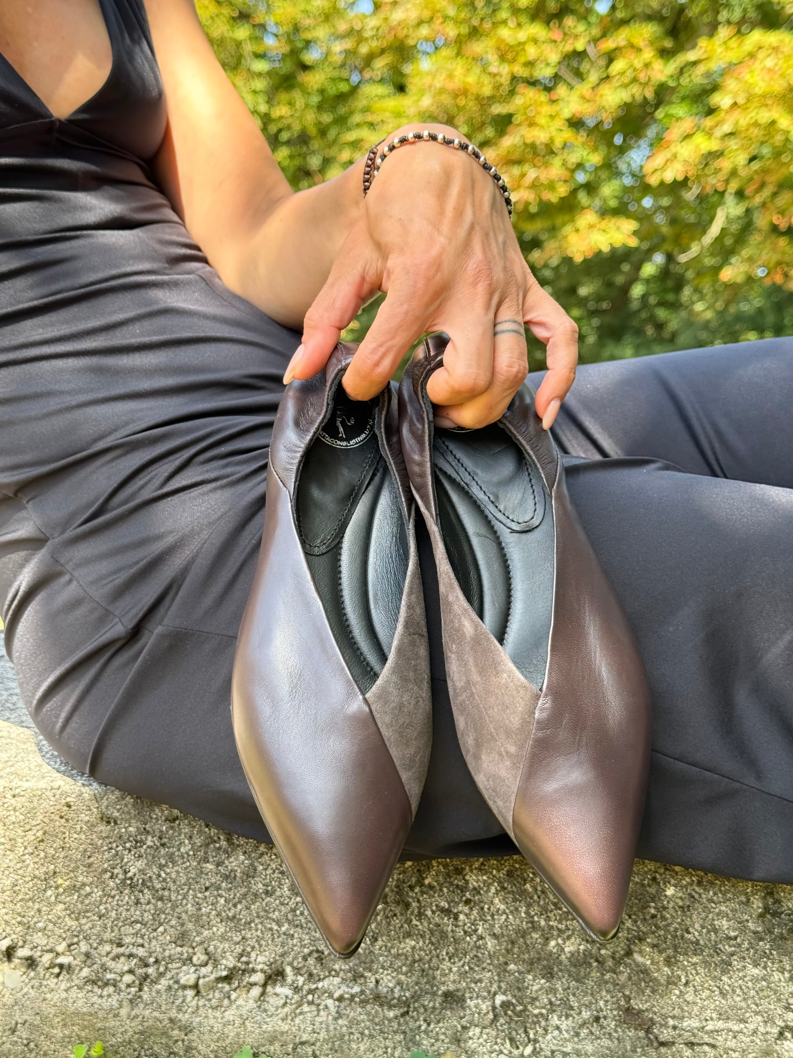 Image of Paron Moro ballerina in nappa moro e camoscio grigio tacco 1.5 artigianale marchigiana