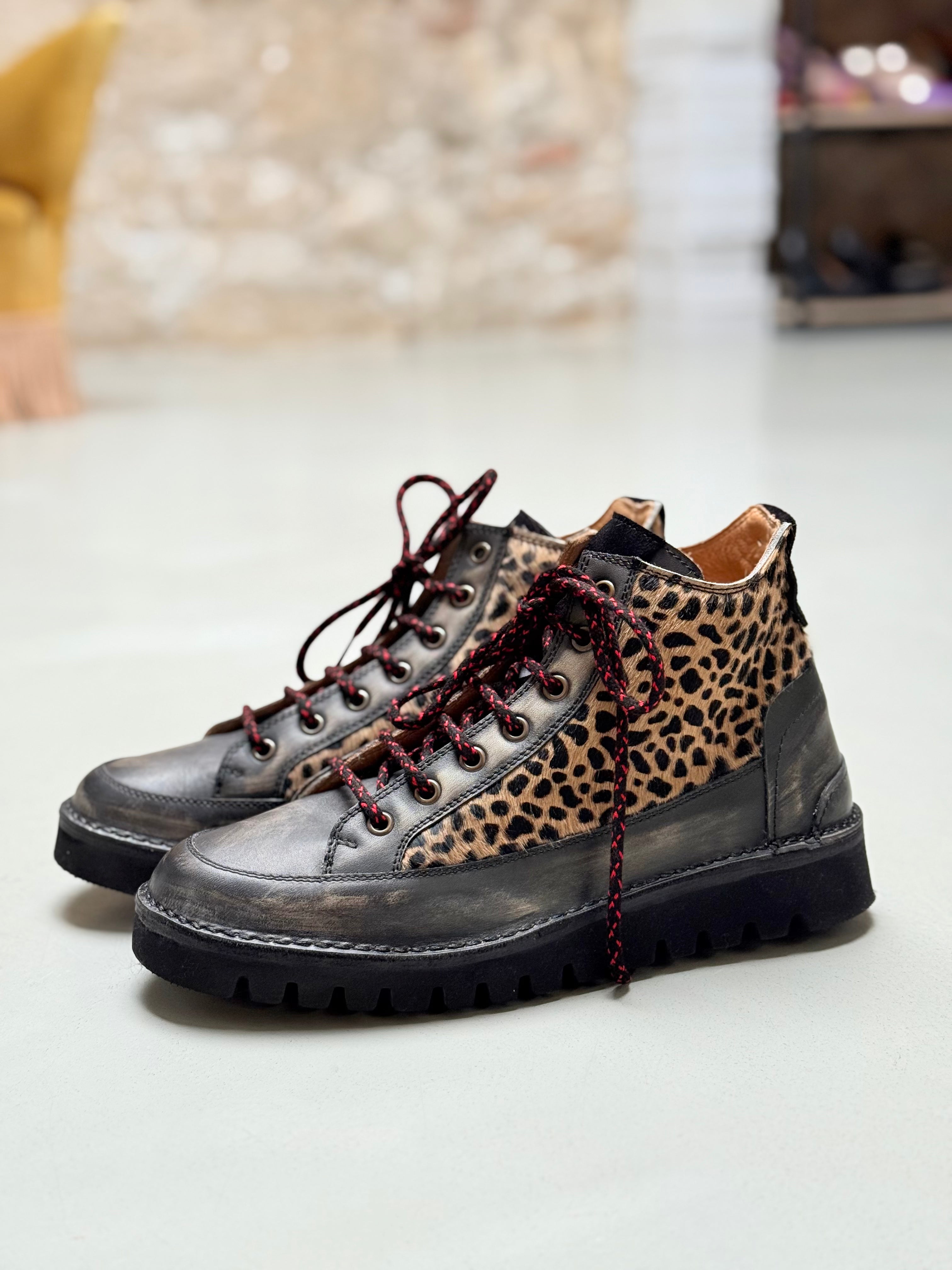 Stelvio Pony Black sneakers in vitello abrasivato e cavallino artigianale toscana