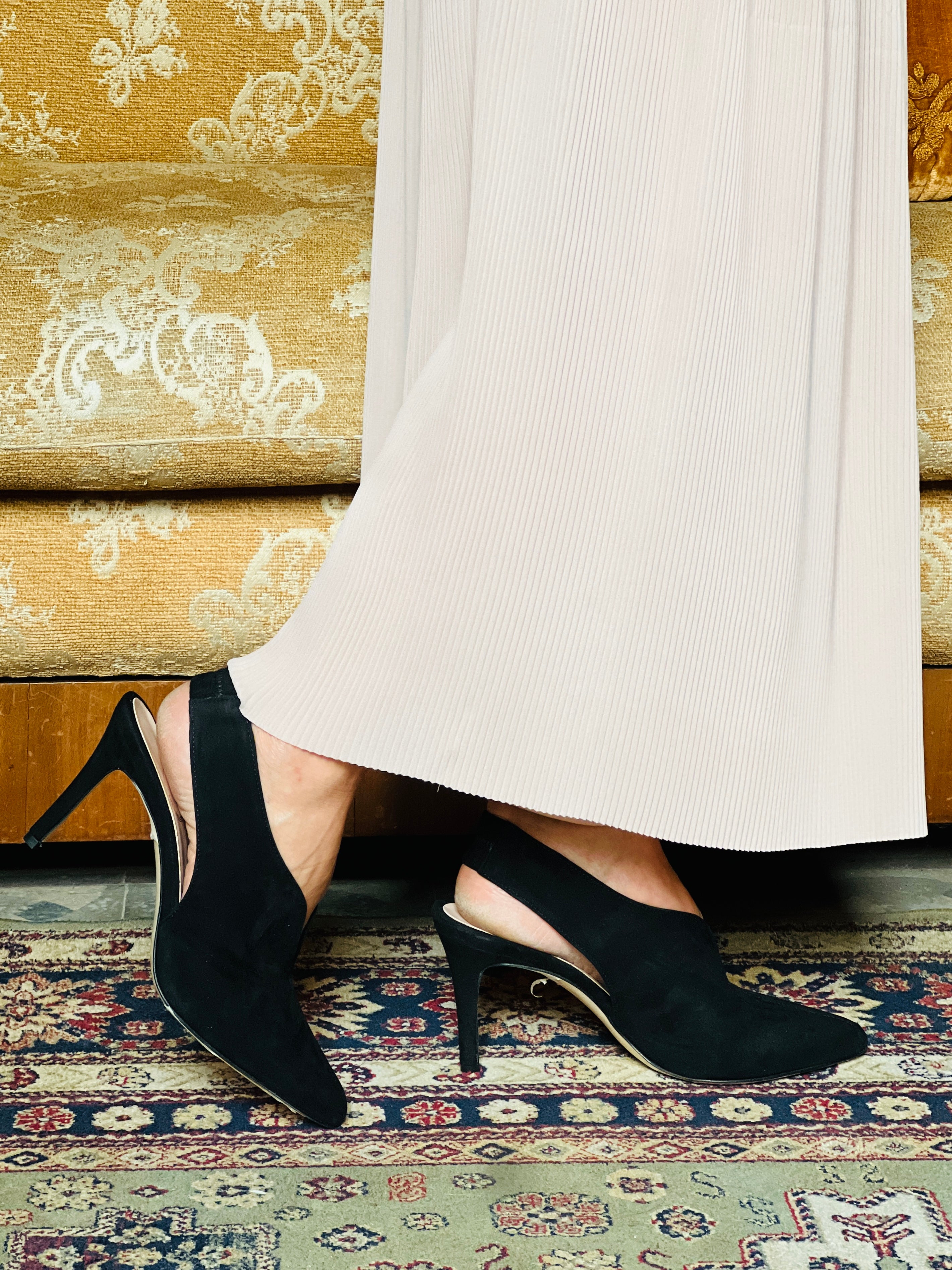 Suny Black decolletè chanel sfilata in pelle scamosciata nera tacco 8 artigianale toscana