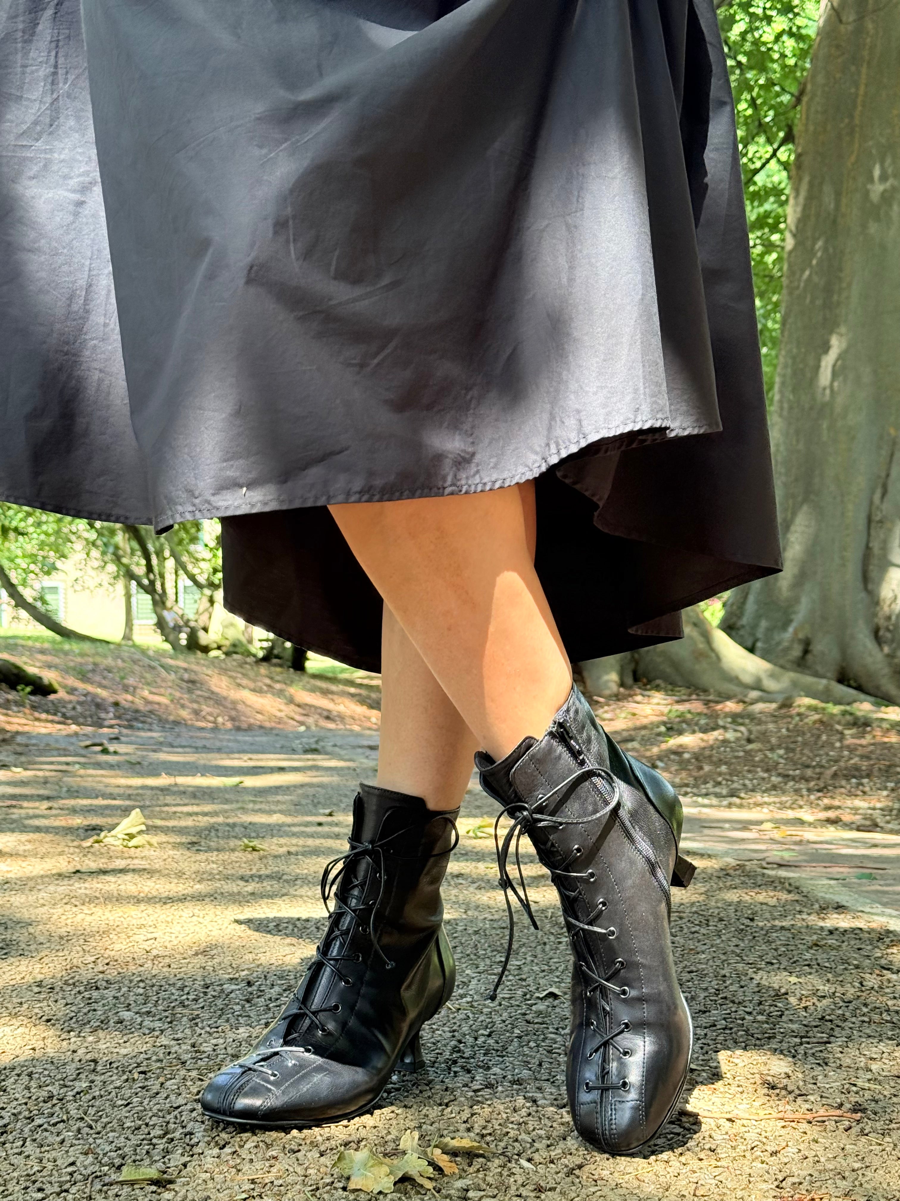 Image of Cocotte Black stivaletto in nappa nera tacco 5 artigianale marchigiana