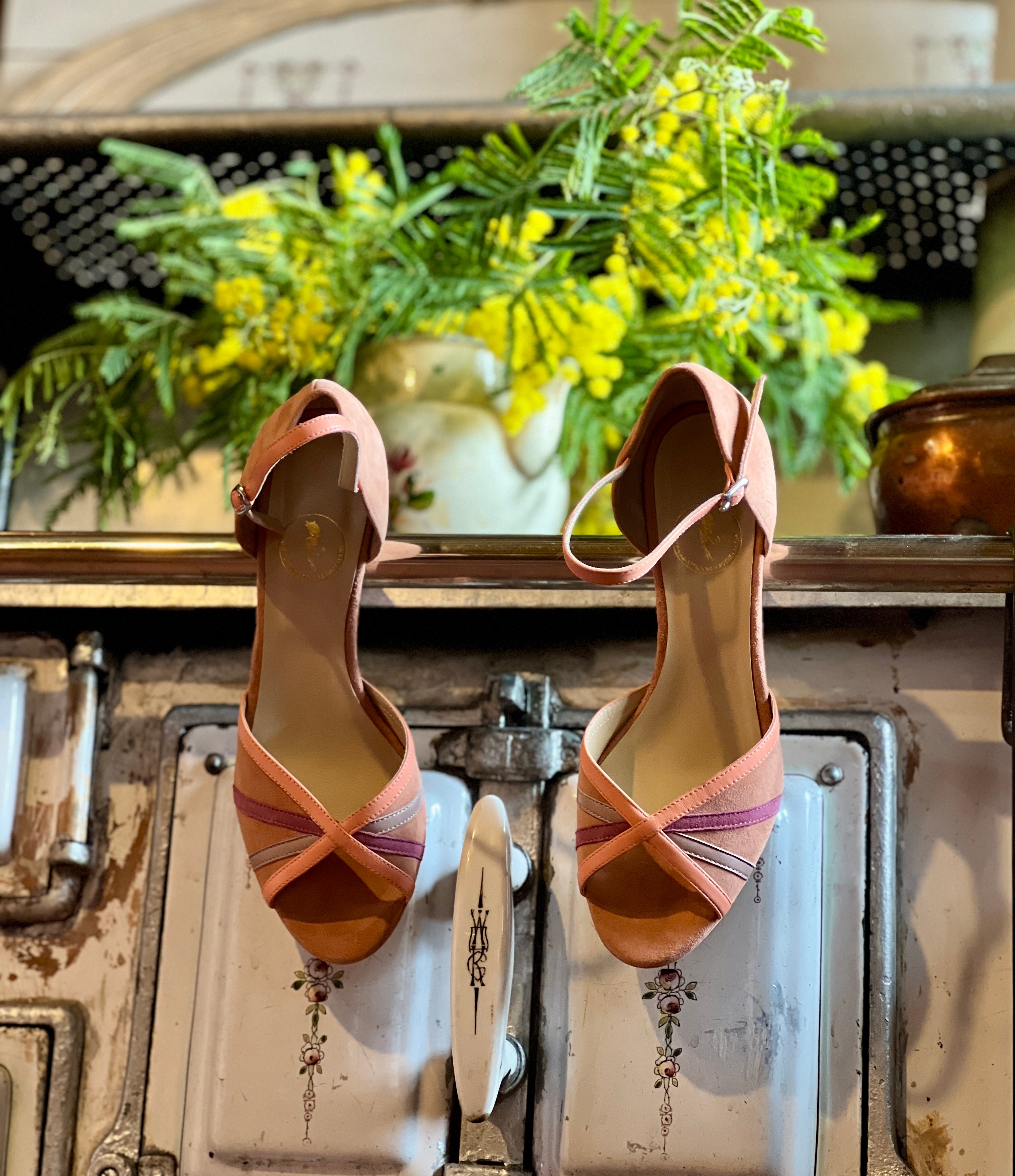 Image of Minnie Rose sandalo in pelle e camoscio color rosa tacco 7 artigianale toscano