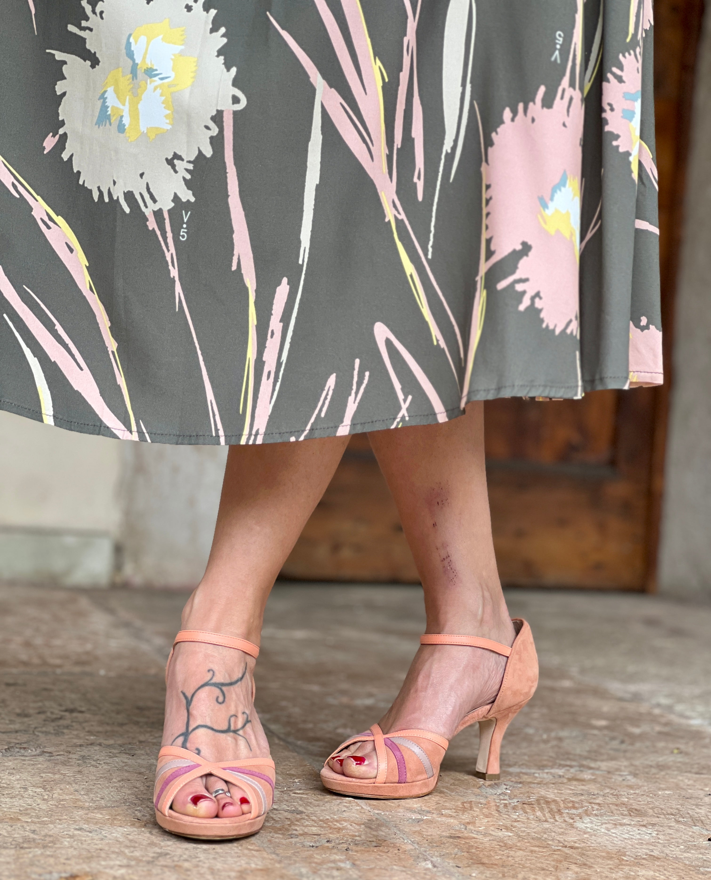 Image of Minnie Rose sandalo in pelle e camoscio color rosa tacco 7 artigianale toscano