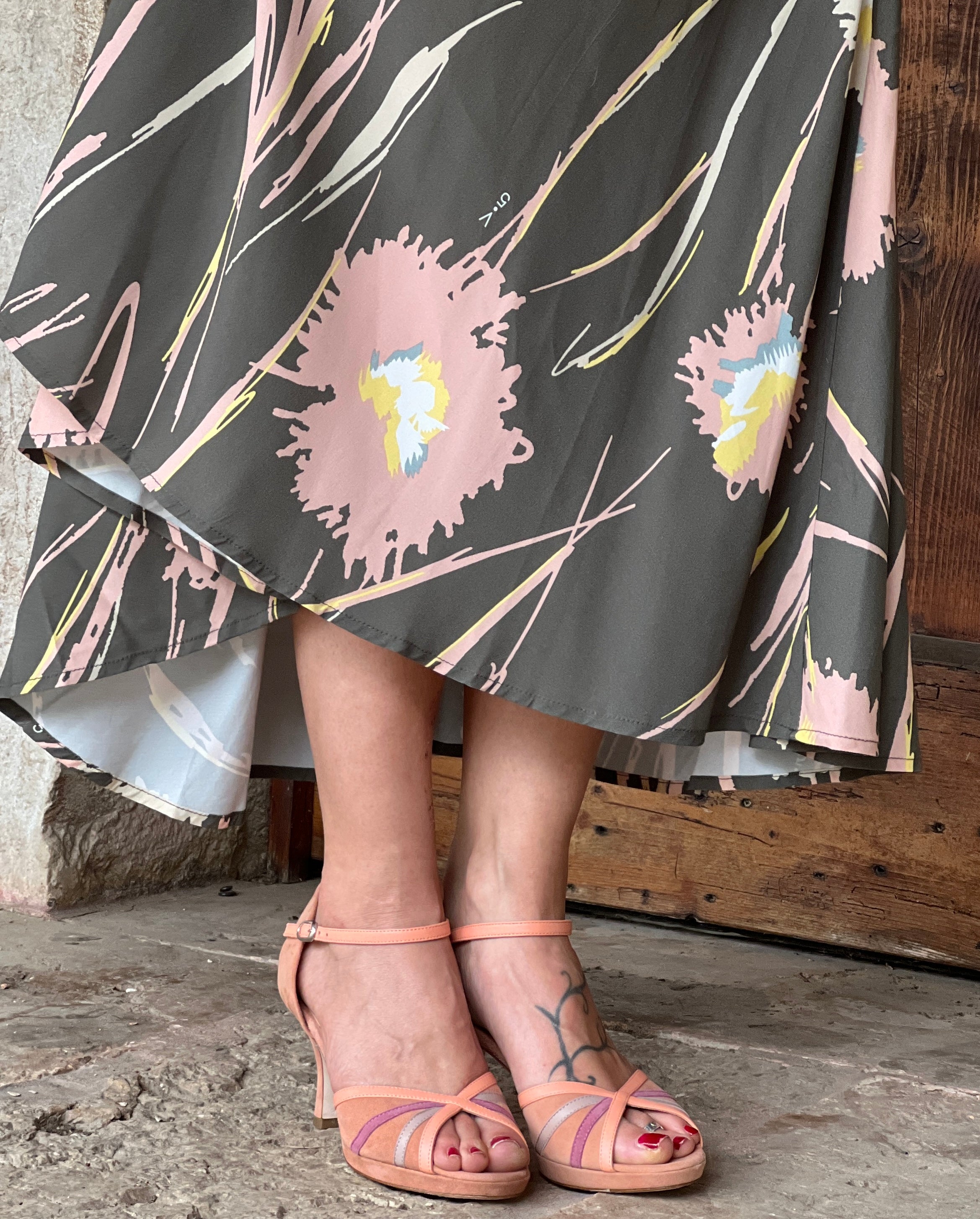 Image of Minnie Rose sandalo in pelle e camoscio color rosa tacco 7 artigianale toscano