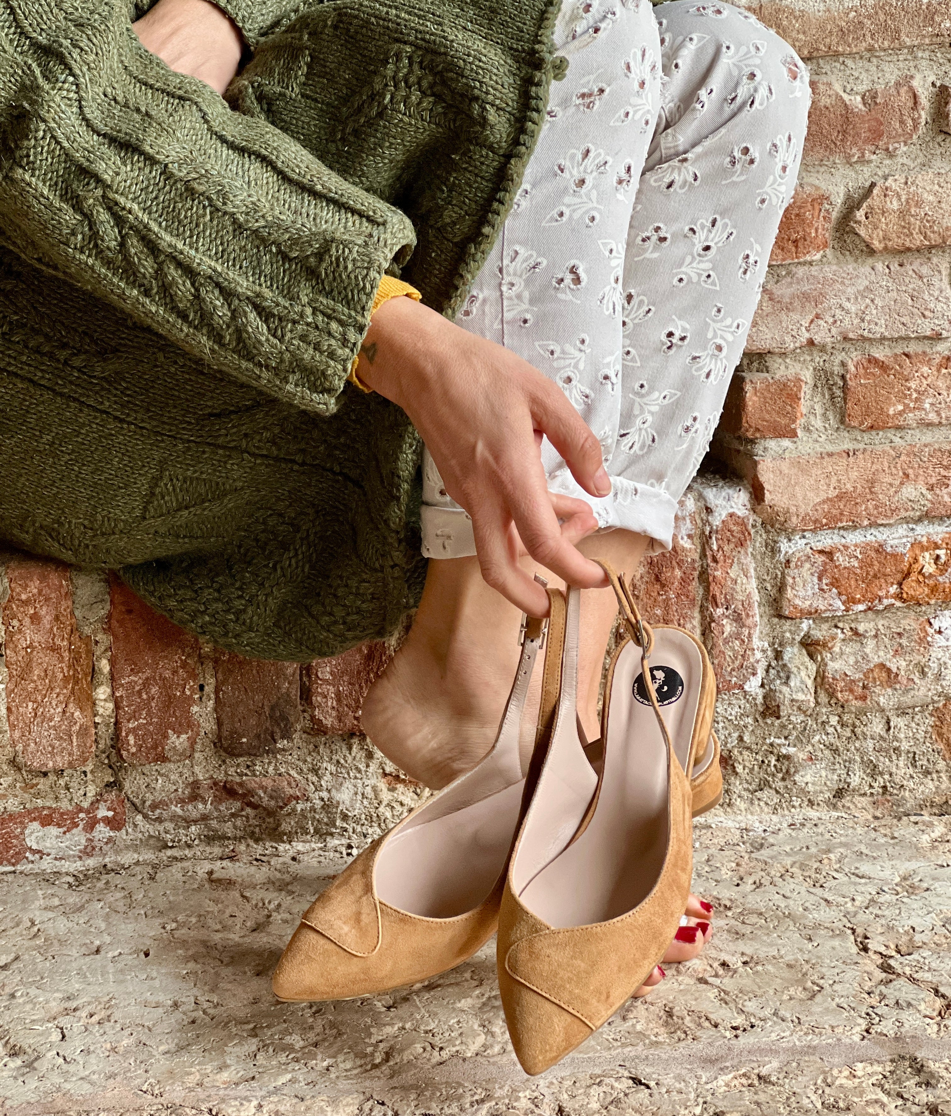 Delan Cuoio ballerina chanel in camoscio nocciola con tacco 2 cm. artigianale pugliese