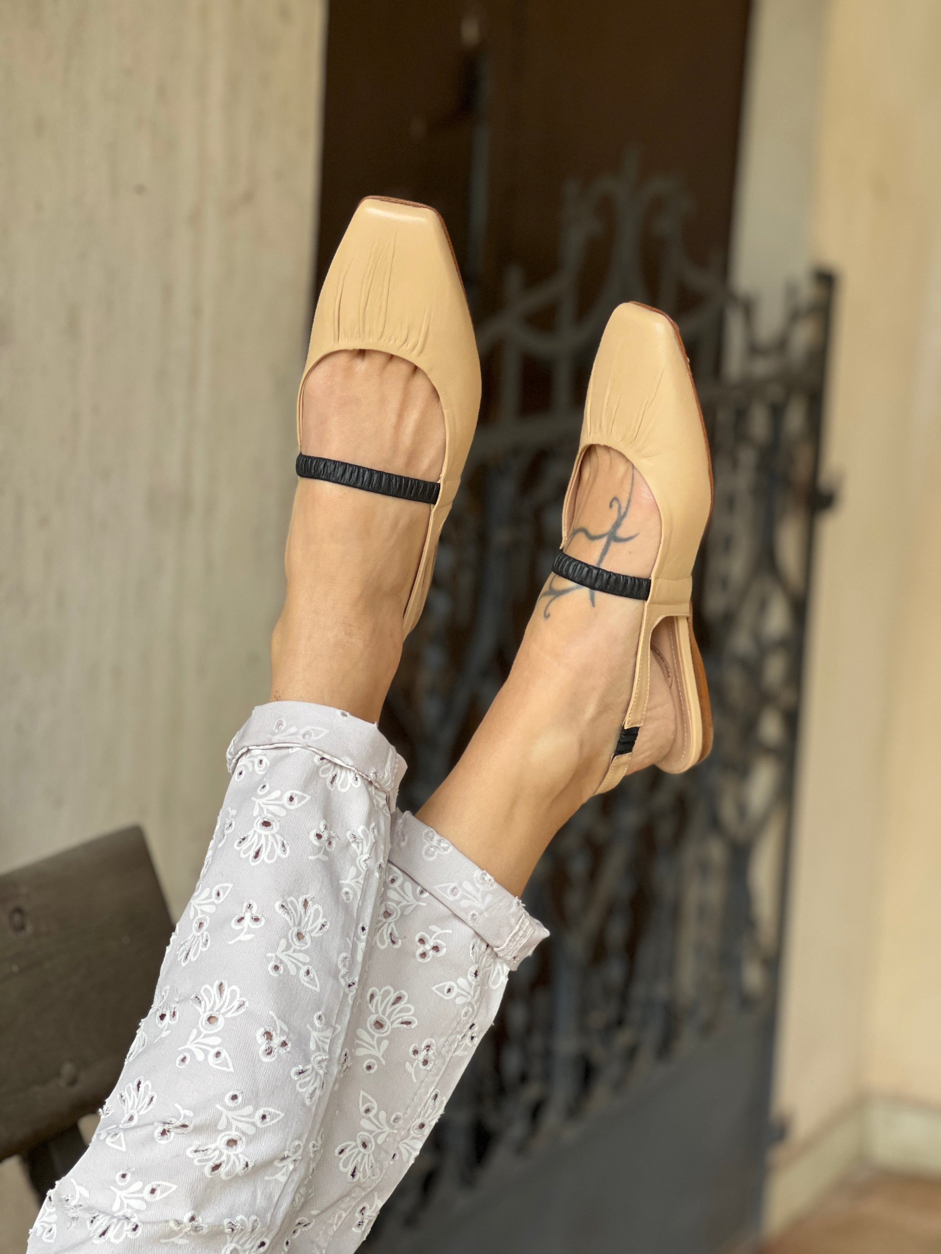 Image of Setter Nude ballerina chanel in pelle beige artigianale marchigiana