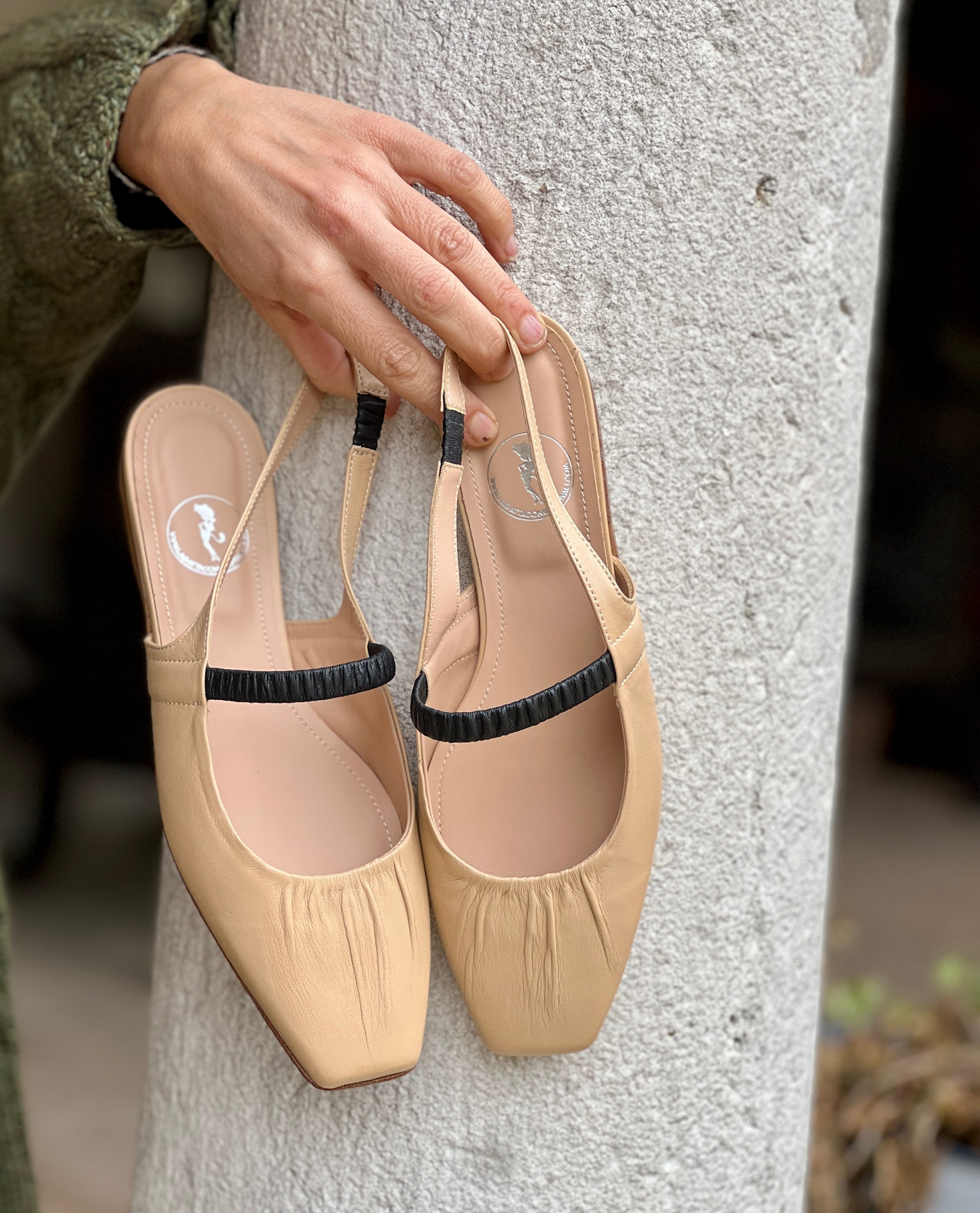 Image of Setter Nude ballerina chanel in pelle beige artigianale marchigiana