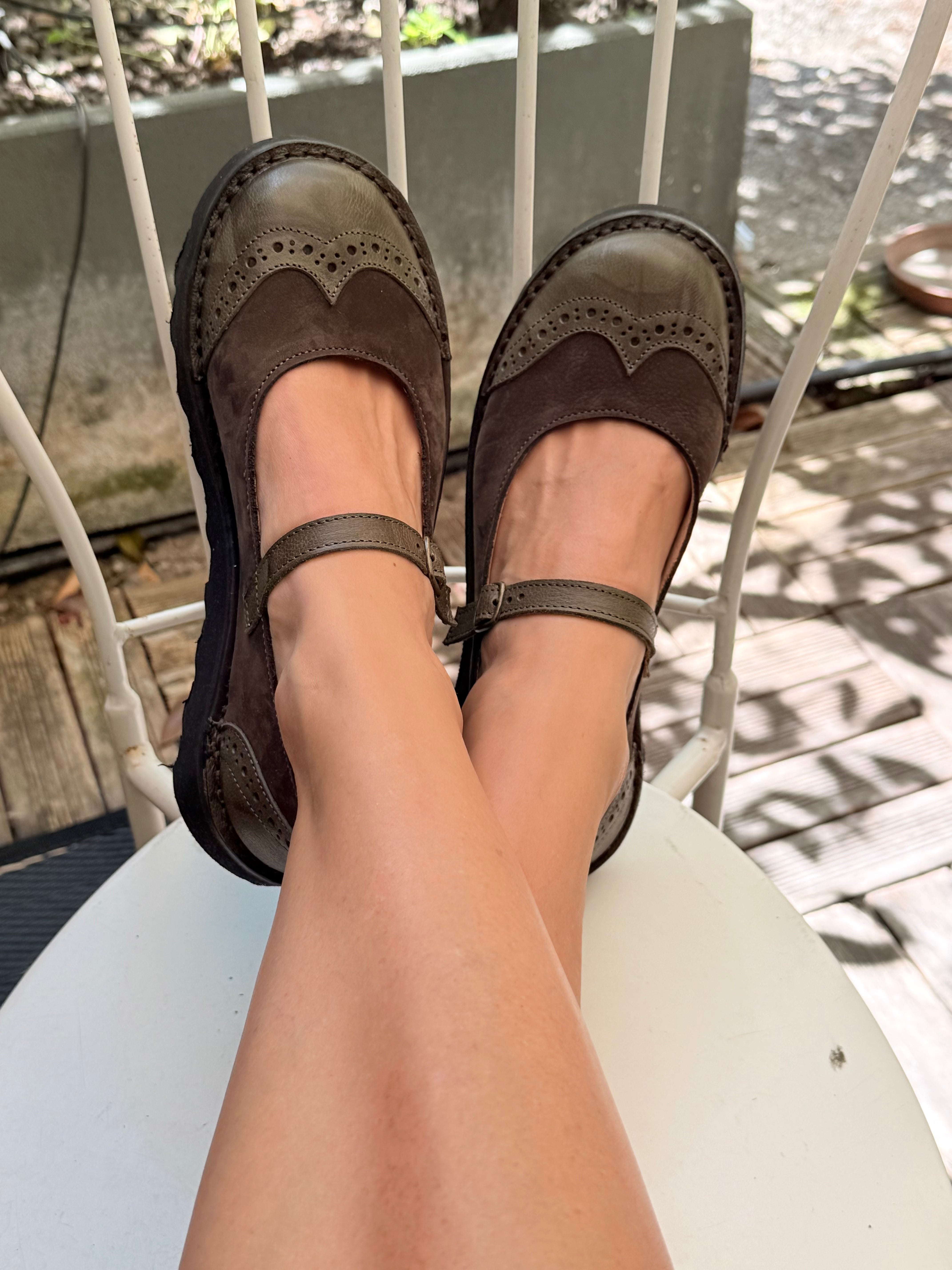 Image of Fisima Brown scarpa bassa in pelle verde e nabuk marrone suola vibram artigianale toscana