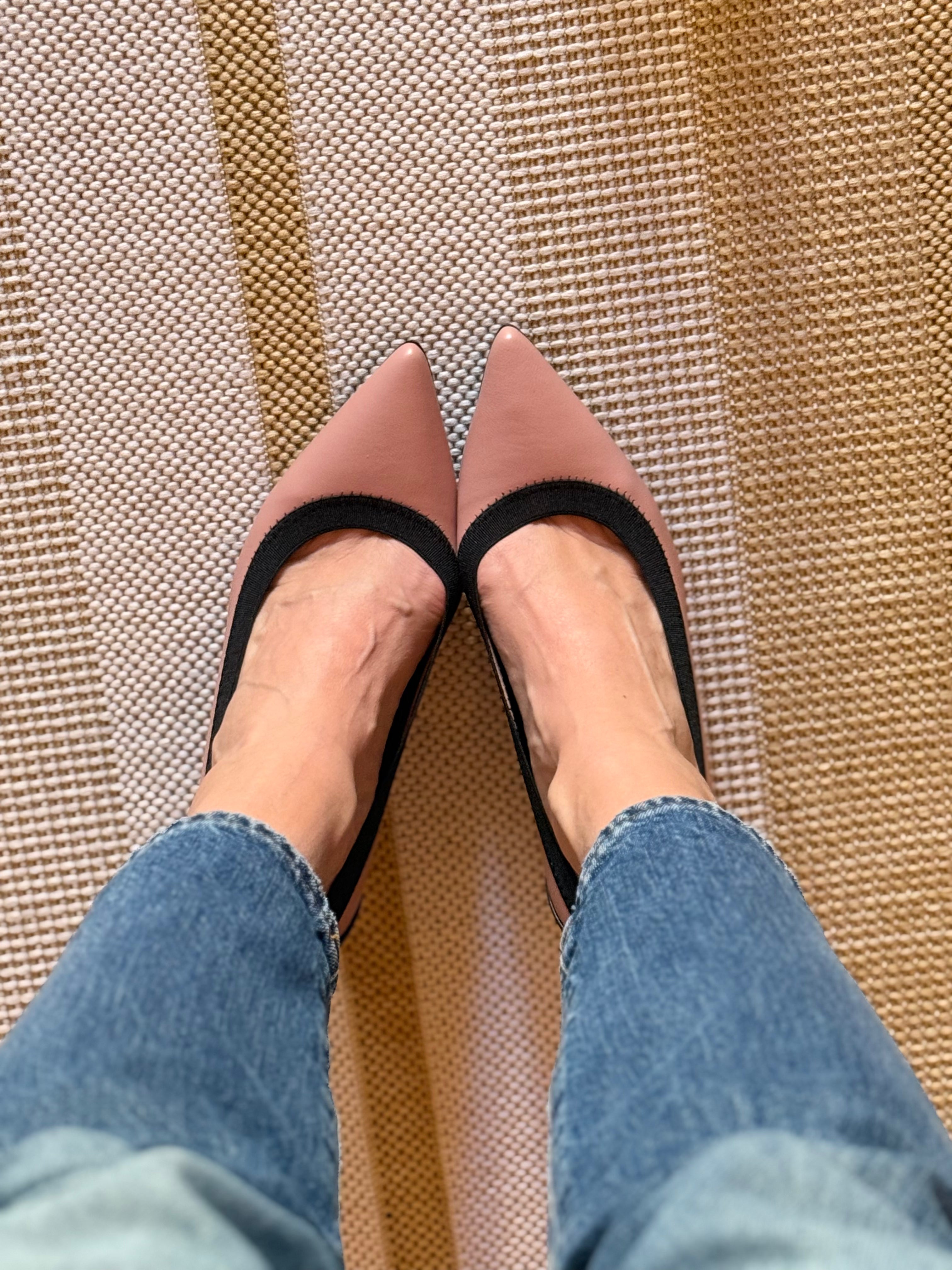 Marlene Nude decollete' in nappa nude con elastico tacco 7 artigianale marchigiana