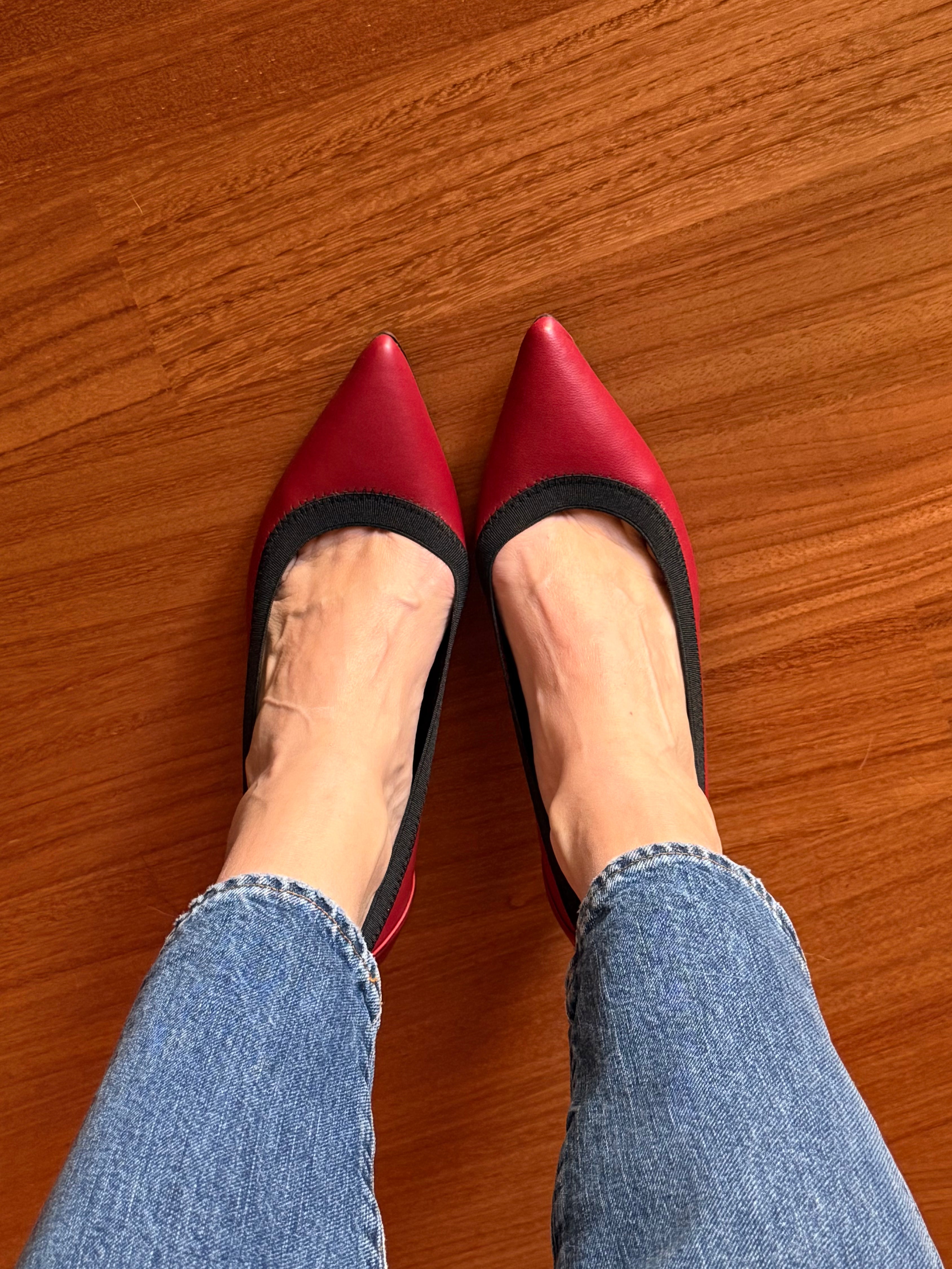 Marlene Red decollete' in guantino rossa con elastico tacco 7 artigianale marchigiana